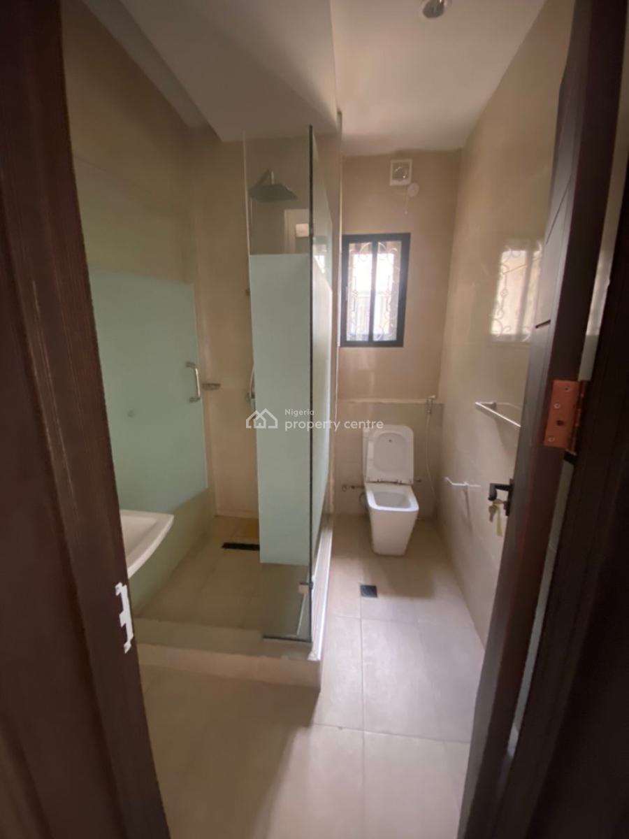 Well Maintained 5 Bedroom Fully Detached House with 2 Room Bq, Victoria Park, Osapa, Lekki, Lagos, Detached Duplex for Rent