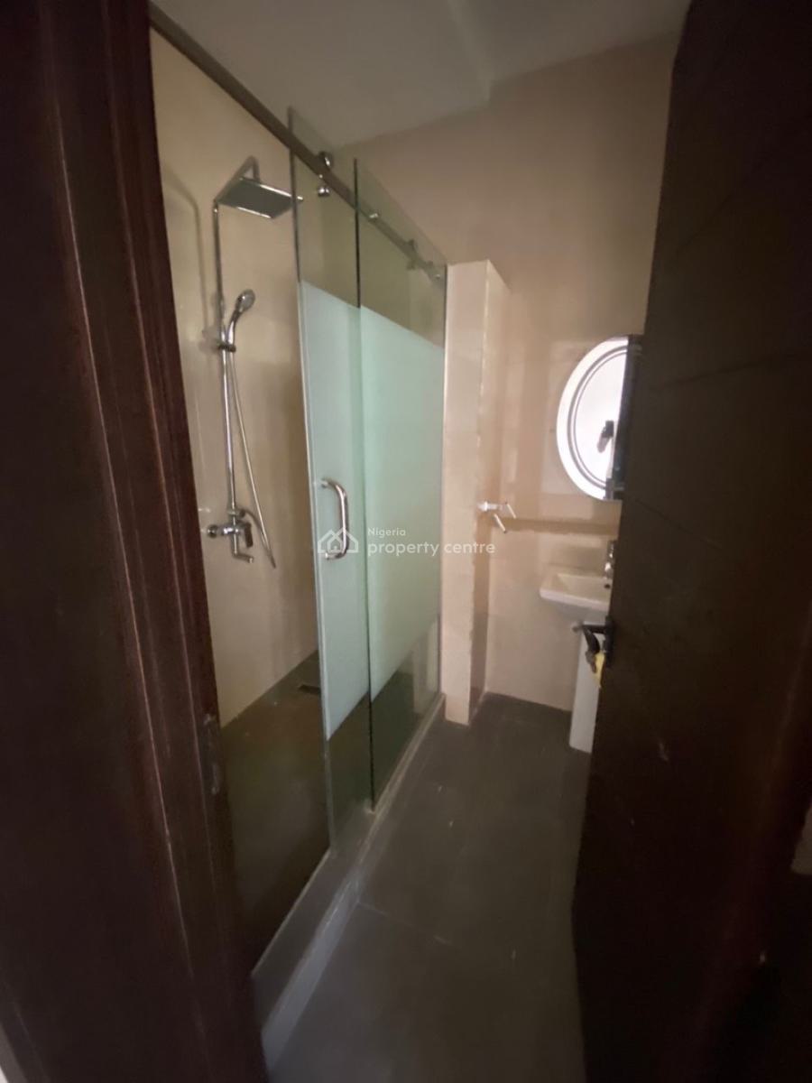 Well Maintained 5 Bedroom Fully Detached House with 2 Room Bq, Victoria Park, Osapa, Lekki, Lagos, Detached Duplex for Rent
