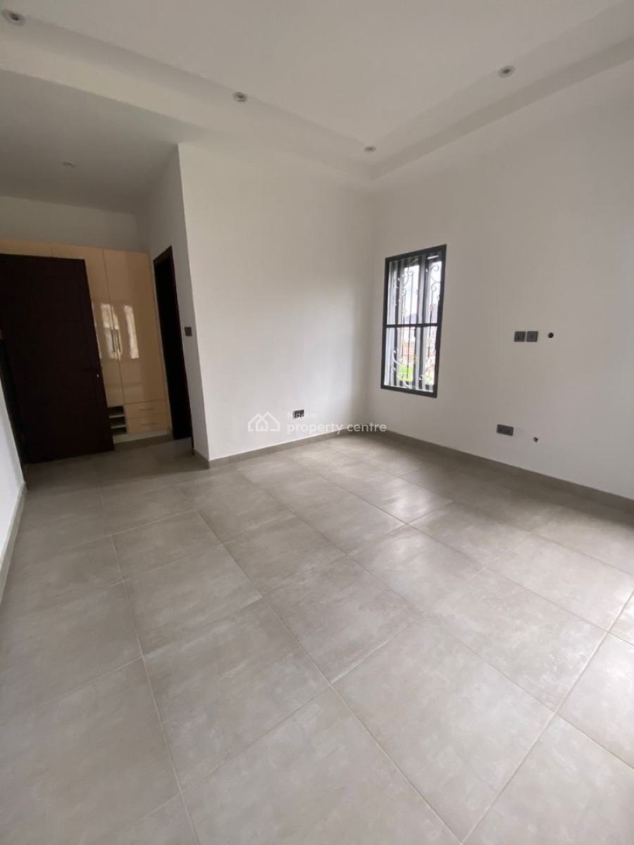 Well Maintained 5 Bedroom Fully Detached House with 2 Room Bq, Victoria Park, Osapa, Lekki, Lagos, Detached Duplex for Rent