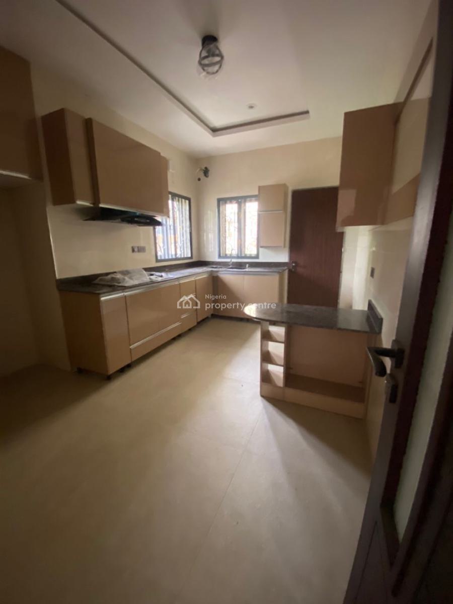 Well Maintained 5 Bedroom Fully Detached House with 2 Room Bq, Victoria Park, Osapa, Lekki, Lagos, Detached Duplex for Rent