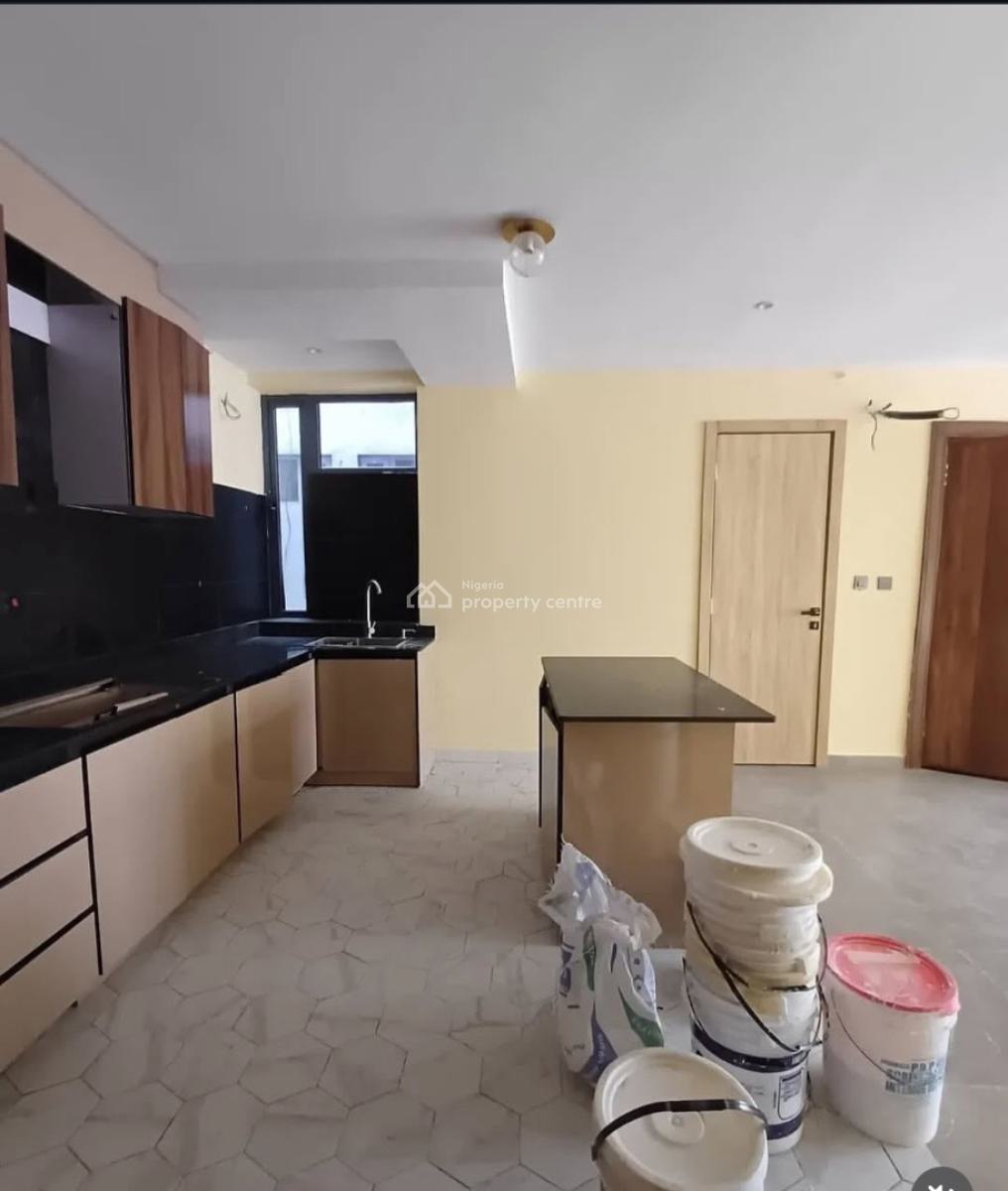 Fully Serviced 3 Bedroom Apartment with Bq, Lekki Phase 1, Lekki, Lagos, Flat / Apartment for Rent