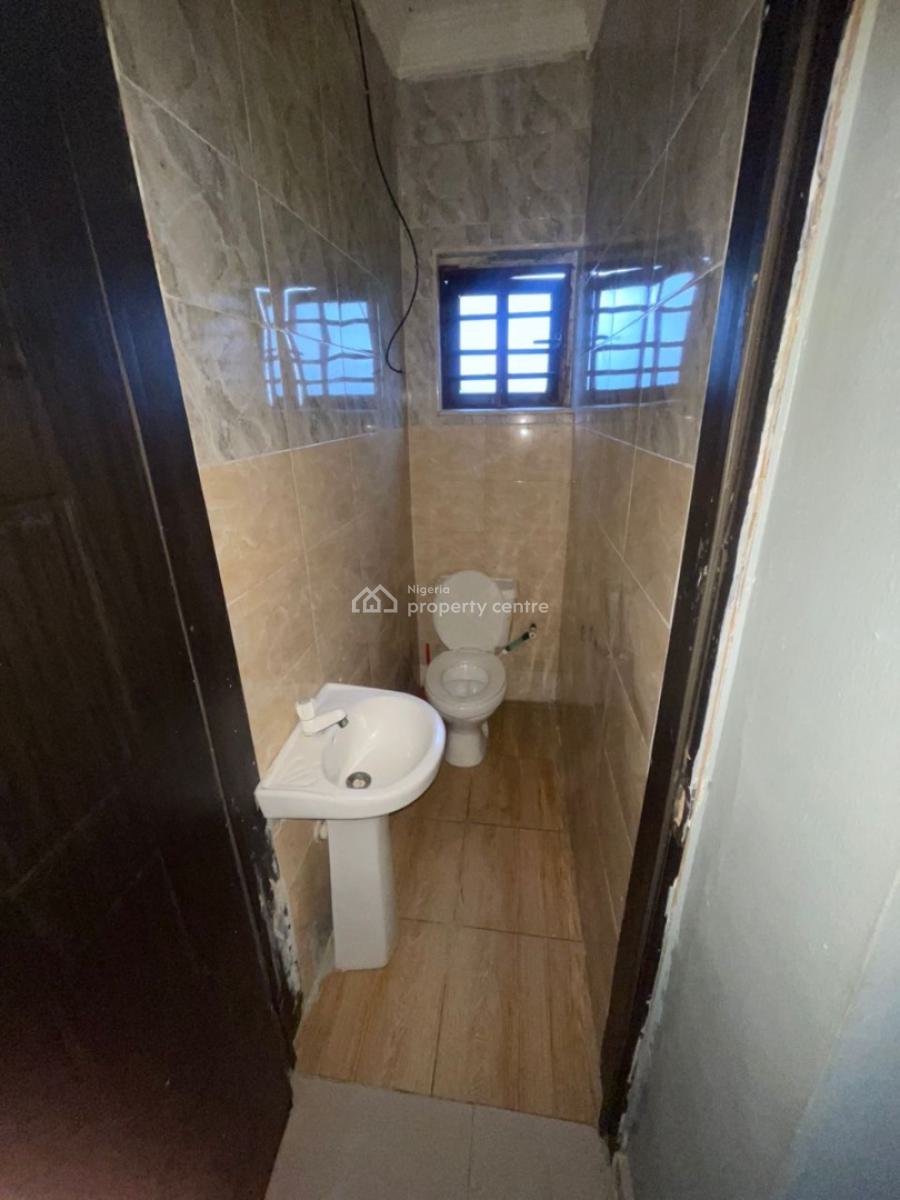 Very Clean and Spacious Miniflat Available, Alpha Beach Road, New Road Busstop, Lekki, Lagos, Mini Flat (room and Parlour) for Rent