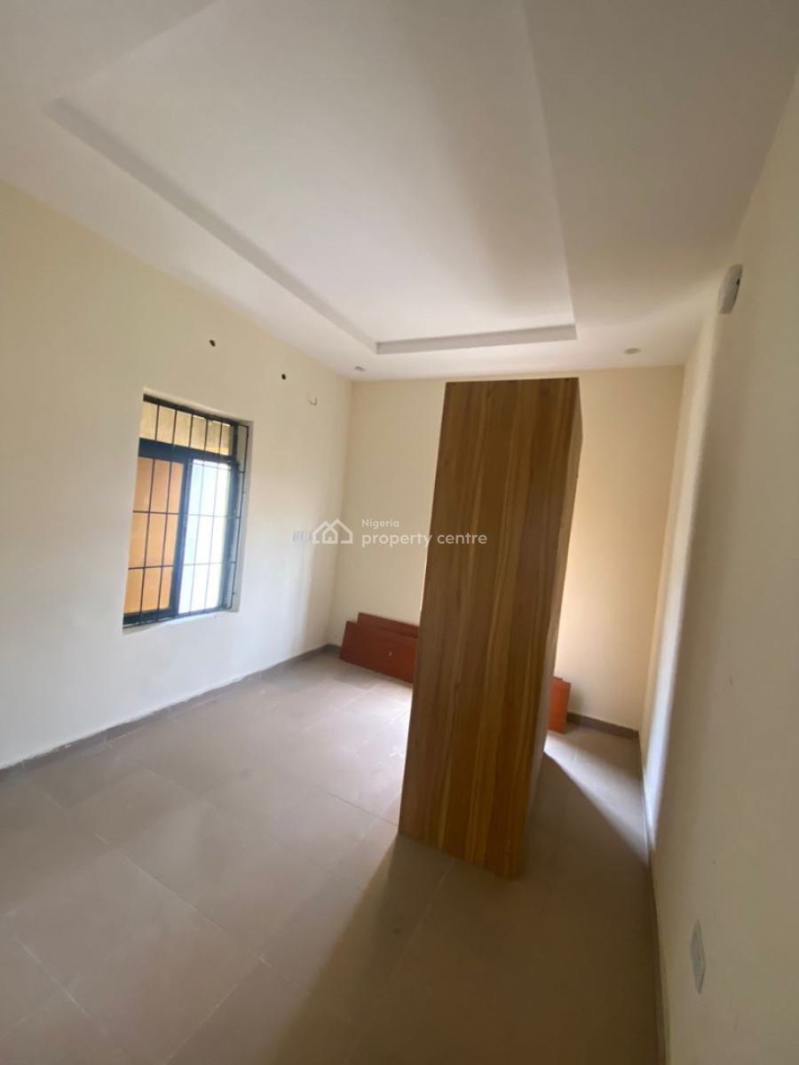 Standard Two Bedroom Apartment, in an Estate Before Novare Mall Sangotedo, Ajah, Lagos, Flat / Apartment for Rent