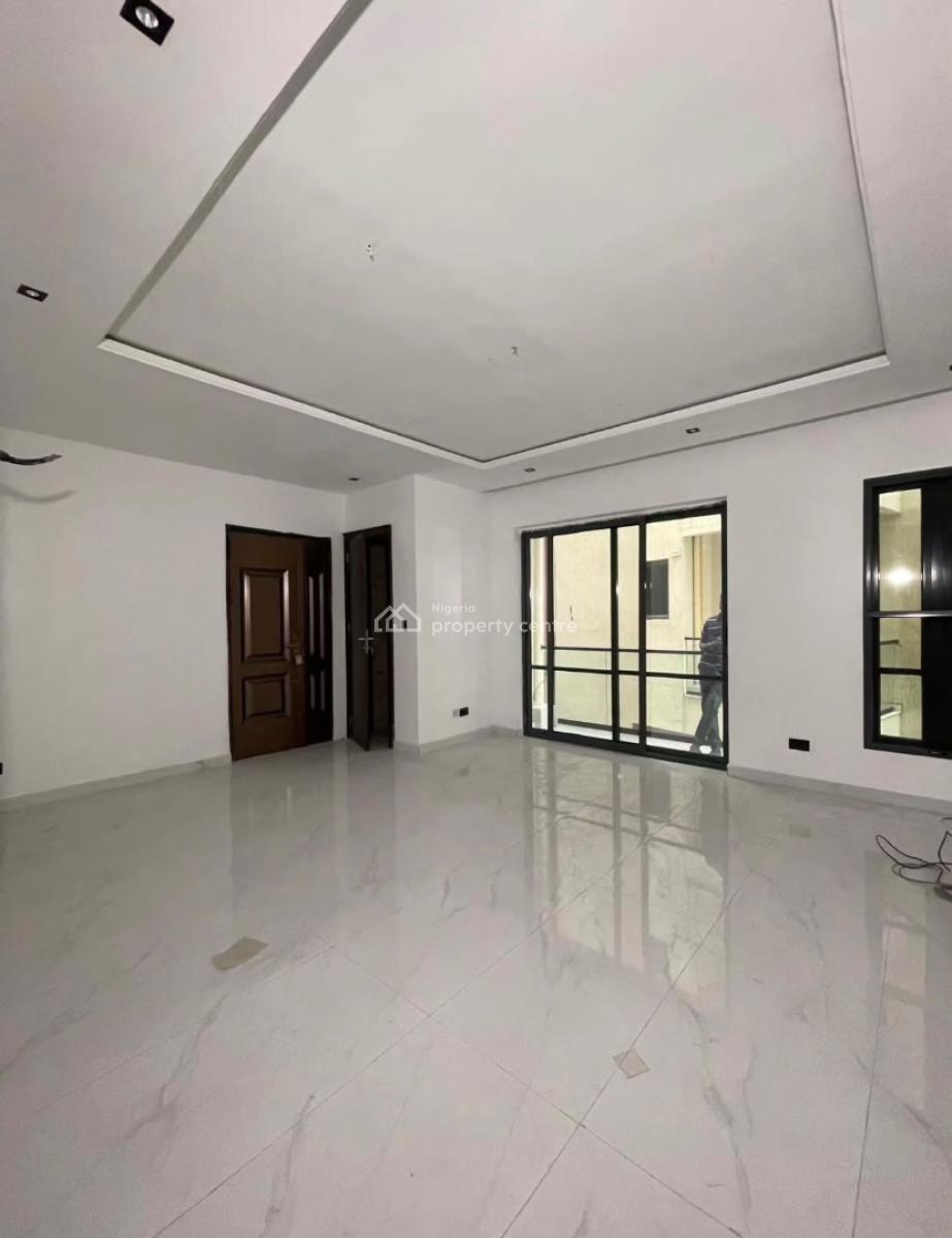 Spacious 3 Bedroom Apartment with Bq, Lekki Phase 1, Lekki, Lagos, Flat / Apartment for Sale