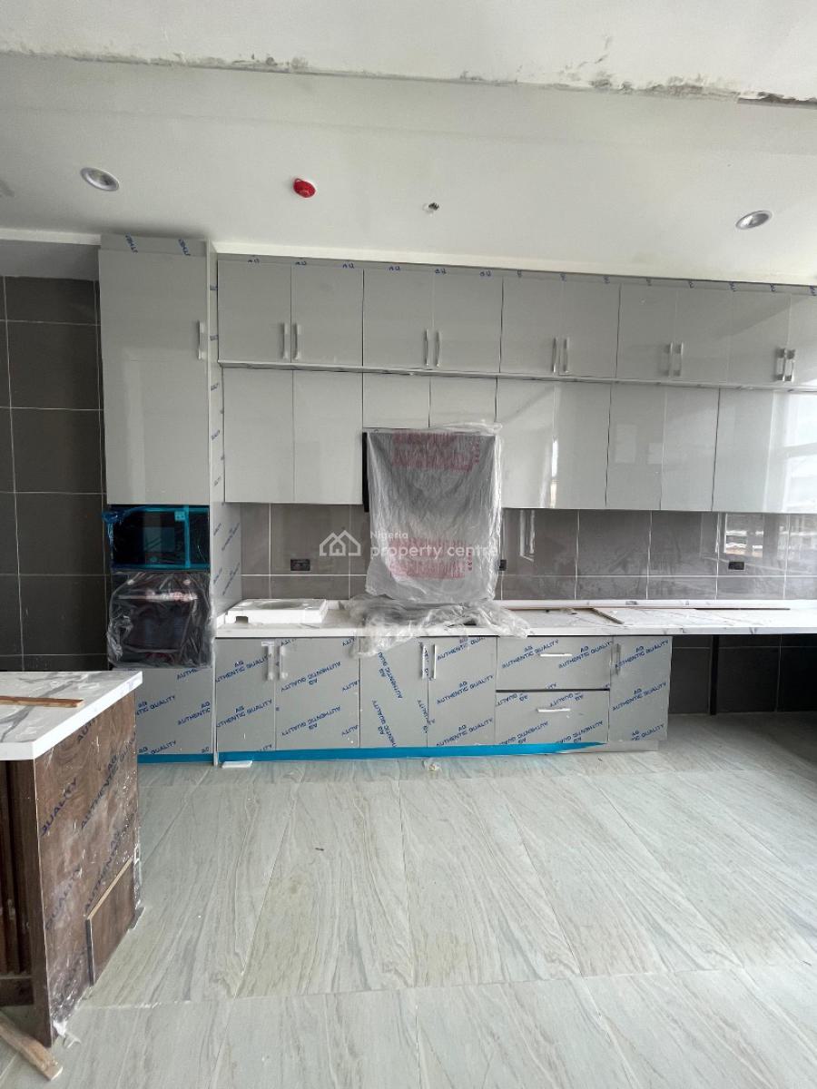 2 Bedroom Apartment, Lekki Phase 1, Lekki, Lagos, Flat / Apartment for Sale