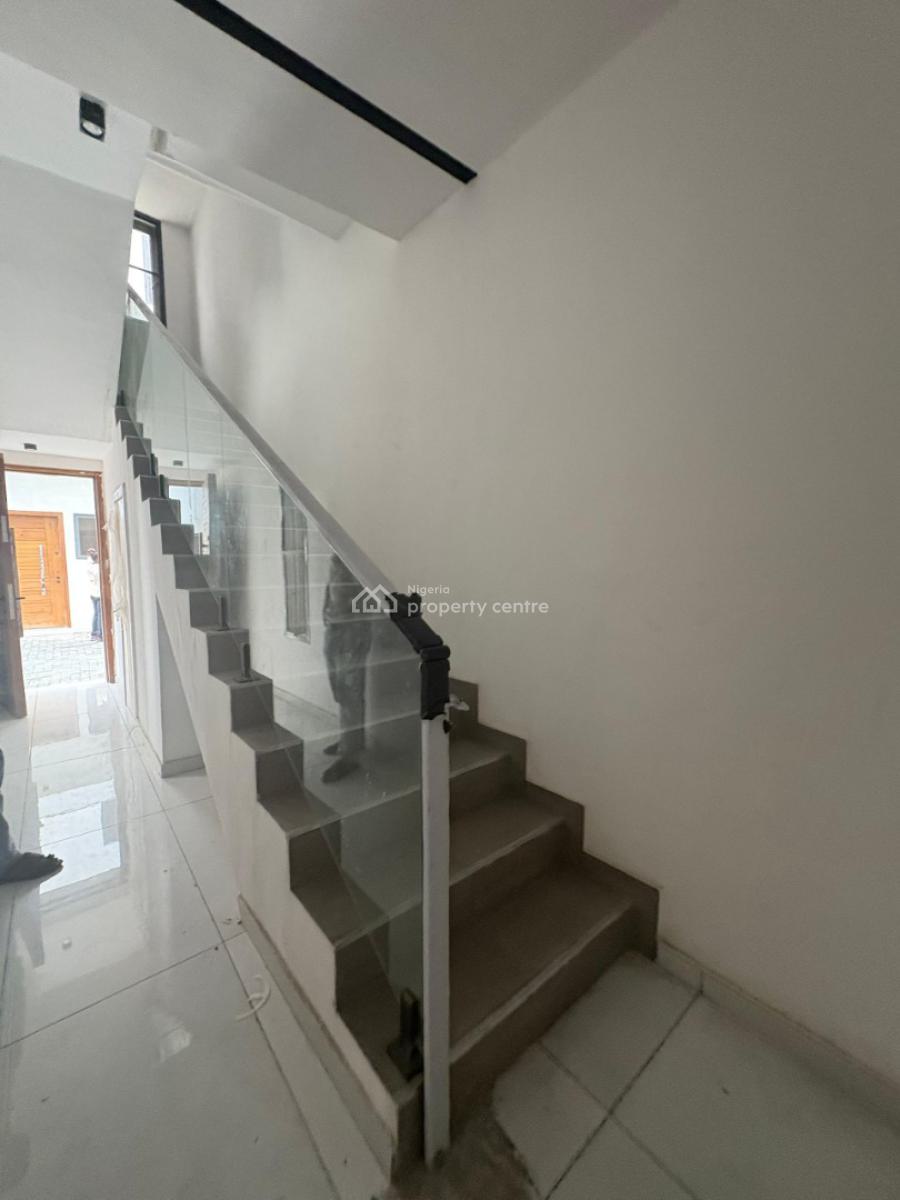 One-of-a-kind Terrace with Spacious Rooms & Balcony, Ikate, Lekki, Lagos, Terraced Duplex for Sale