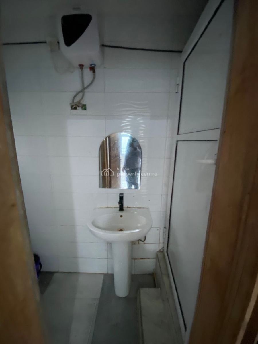 Well Renovated 2 Bedroom Apartment in a Secured Environment, Ikate Lekki Lagos, Ikate, Lekki, Lagos, Flat / Apartment for Rent