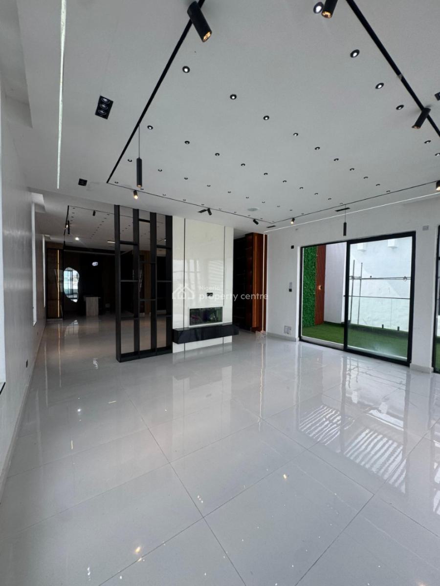 Aesthetically Pleasing 6 Bedroom Detached Duplex with Rooftop, Within The Most Prestigious Estate in Chevron, Lekki, Lagos, Detached Duplex for Sale
