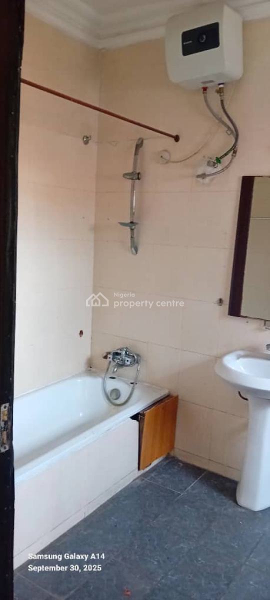 3 Bedroom Apartment with a Room Bq, Estate, Victoria Island (vi), Lagos, Flat / Apartment for Rent