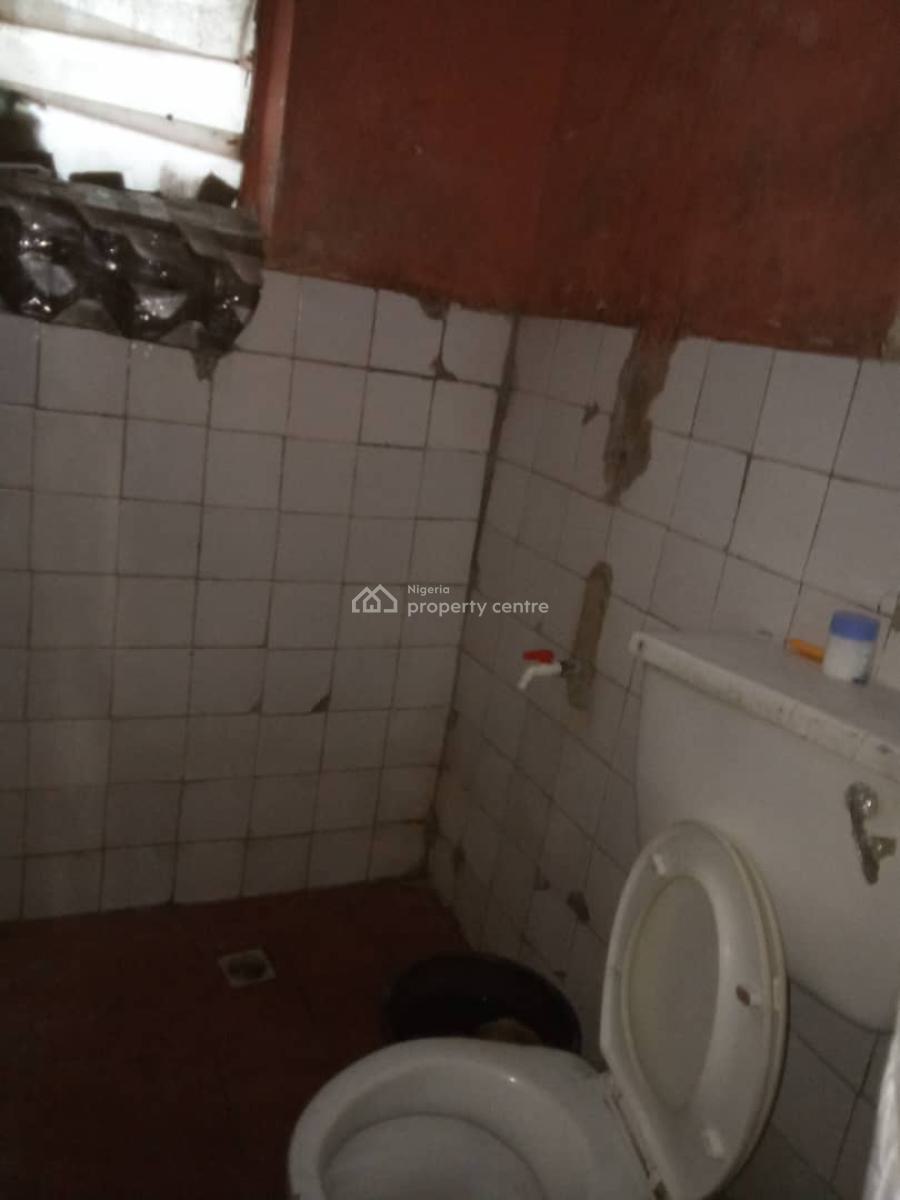 Lovely Neat Self with Parking Space, Yaba, Lagos, Self Contain (single Rooms) for Rent