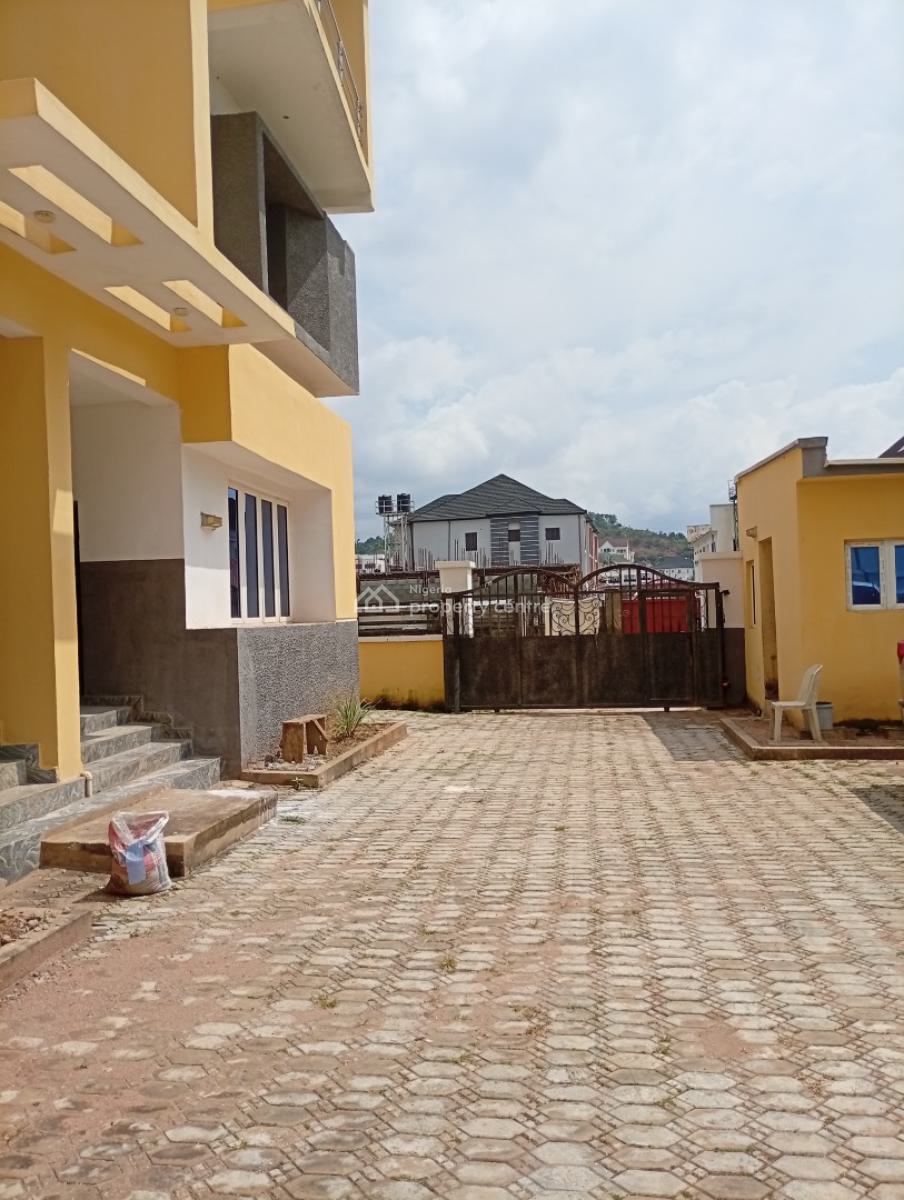 Tastefully Finished 4 Bedroom Terraced Duplex with a Room Bq, Guzape District, Abuja, Terraced Duplex for Rent