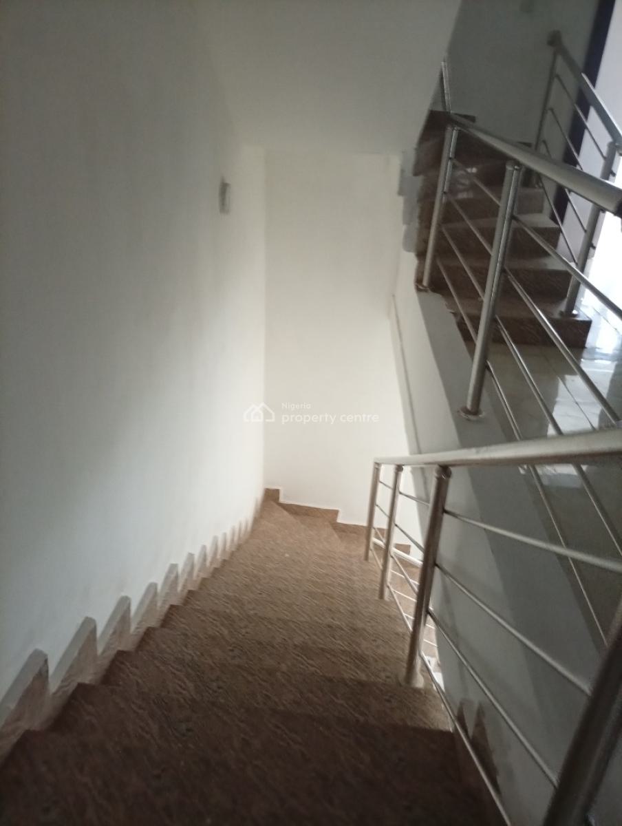 Tastefully Finished 4 Bedroom Terraced Duplex with a Room Bq, Guzape District, Abuja, Terraced Duplex for Rent