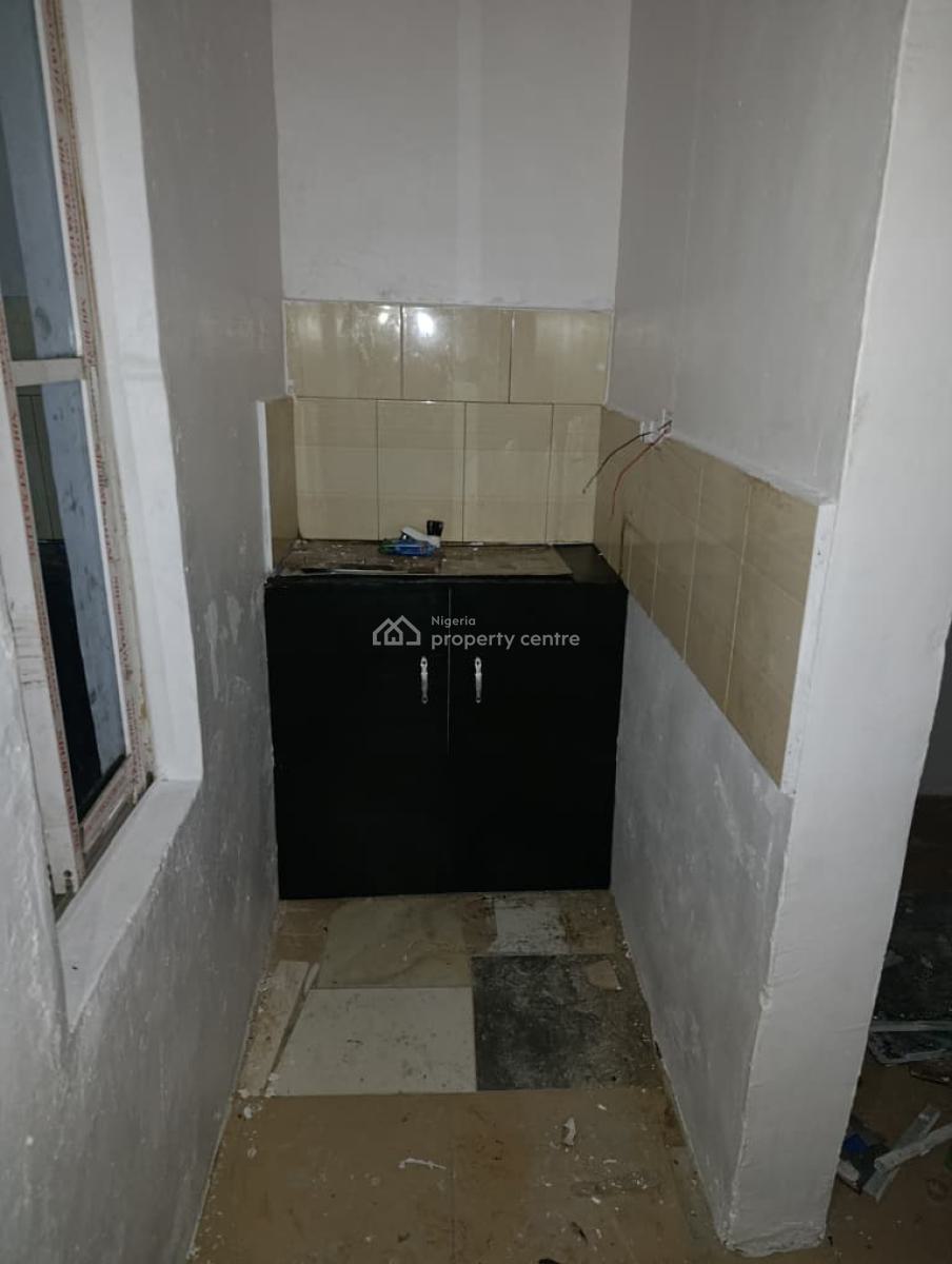 Lovely Mini Flat, Yaba, Yaba, Lagos, Mini Flat (room and Parlour) for Rent