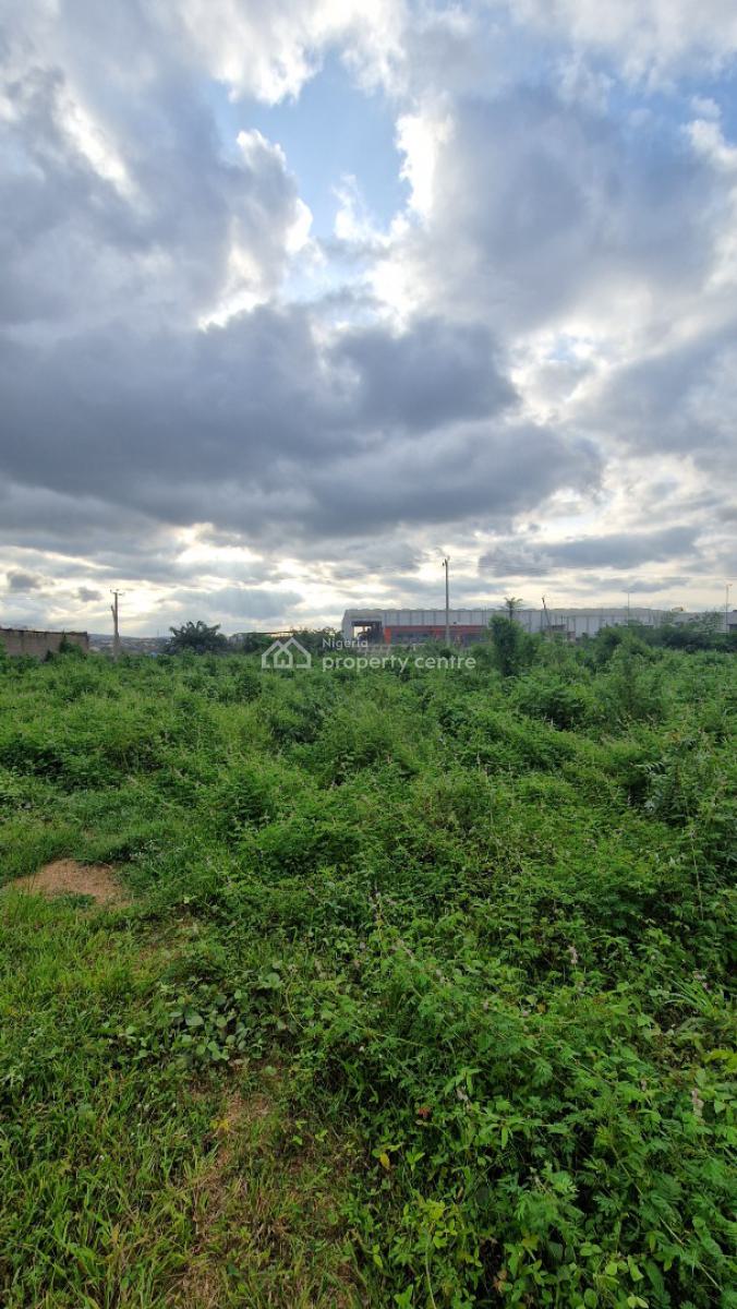 Commercial/industrial Parcel of Land, Adjacent Jubaili Agrotec Ltd Along Old Lagos — Ibadan Road, Podo, Ibadan, Oyo, Land for Sale