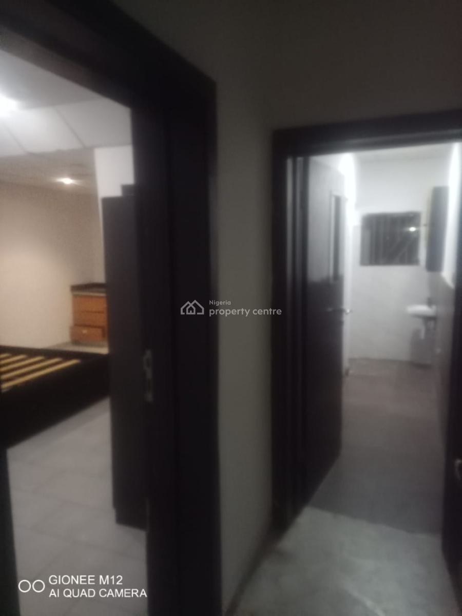 Spacious Serviced 1 Room Self Contain, Off Sinari Daranijo Street, Victoria Island (vi), Lagos, Self Contain (single Rooms) for Rent