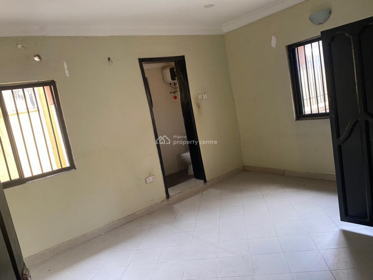 Well Renovated 2 Bedroom Bungalow (self Compound), Off Admiralty Way, Lekki Phase 1, Lekki, Lagos, Detached Bungalow for Rent