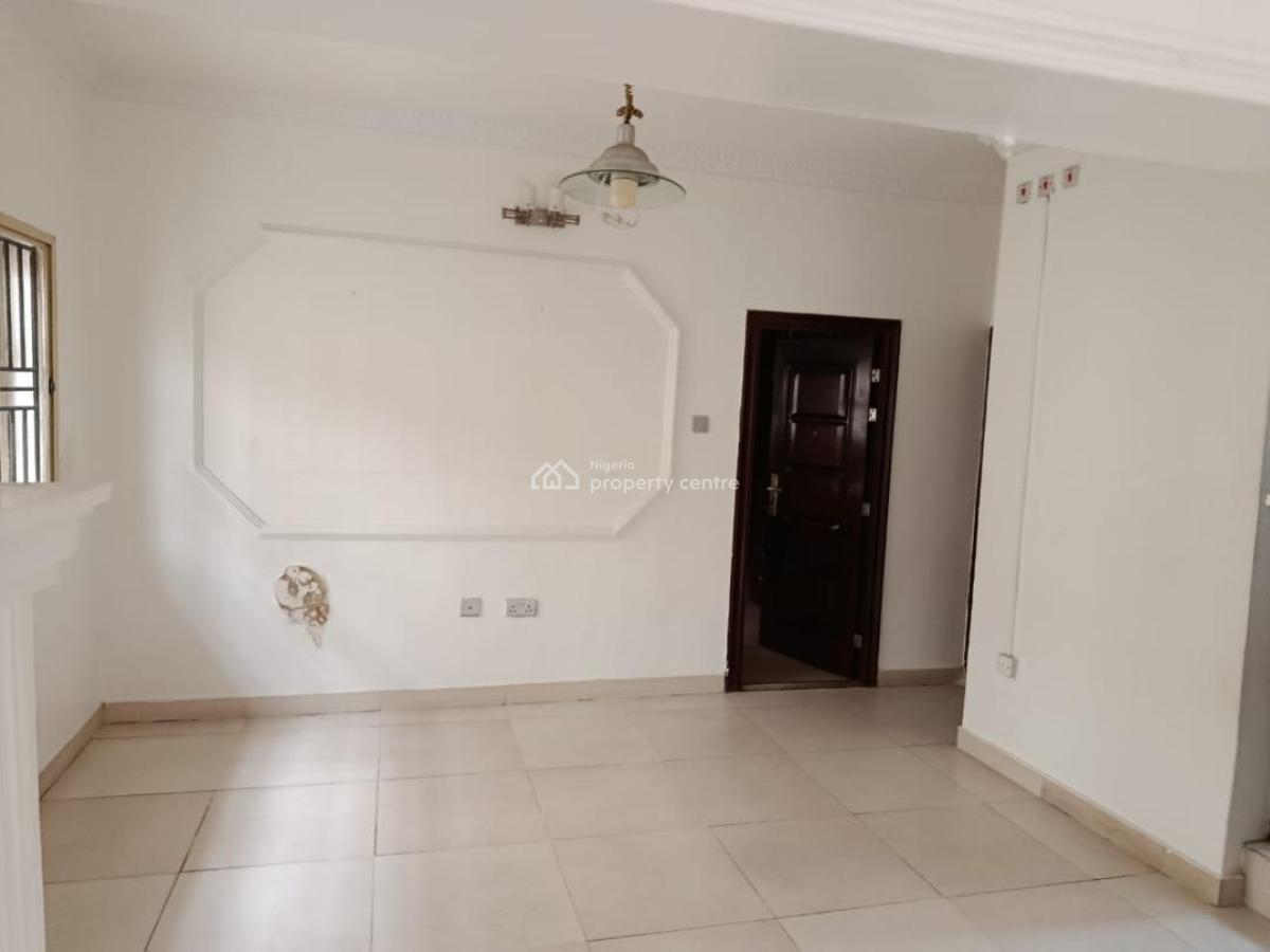 Well Maintained 5 Bedroom Semi Detached House with Bq, Estate Off Agungi Road, Agungi, Lekki, Lagos, Semi-detached Duplex for Rent