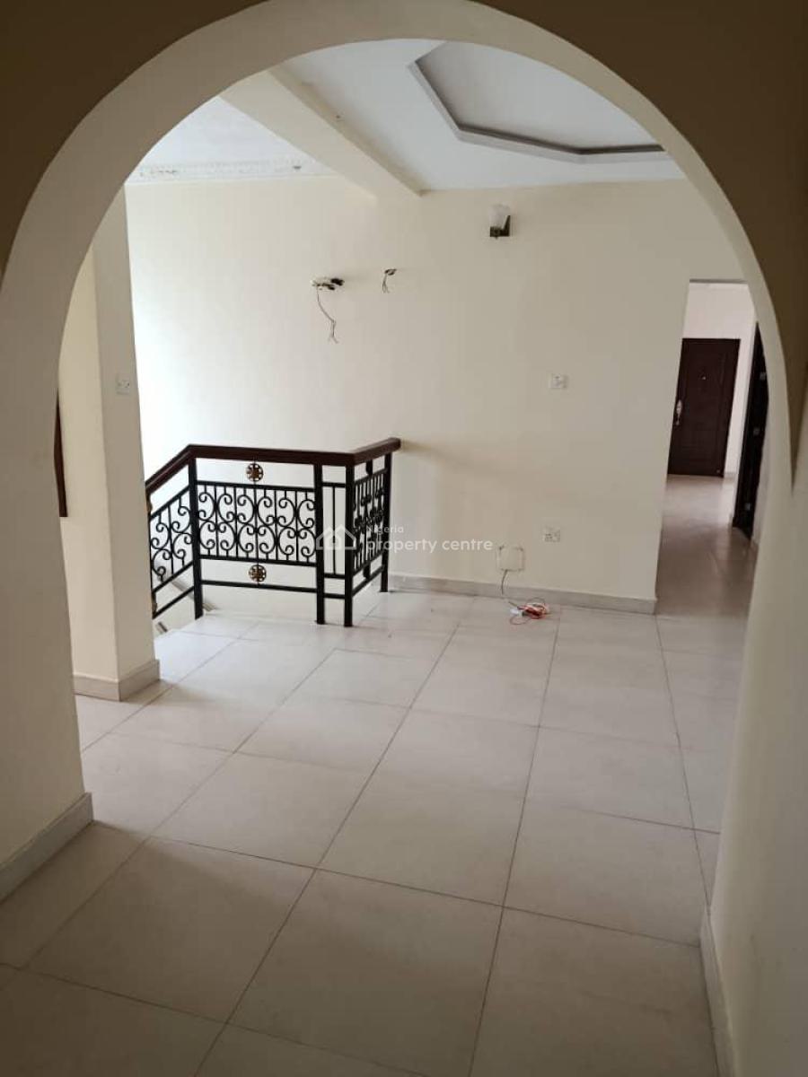 Well Maintained 5 Bedroom Semi Detached House with Bq, Estate Off Agungi Road, Agungi, Lekki, Lagos, Semi-detached Duplex for Rent