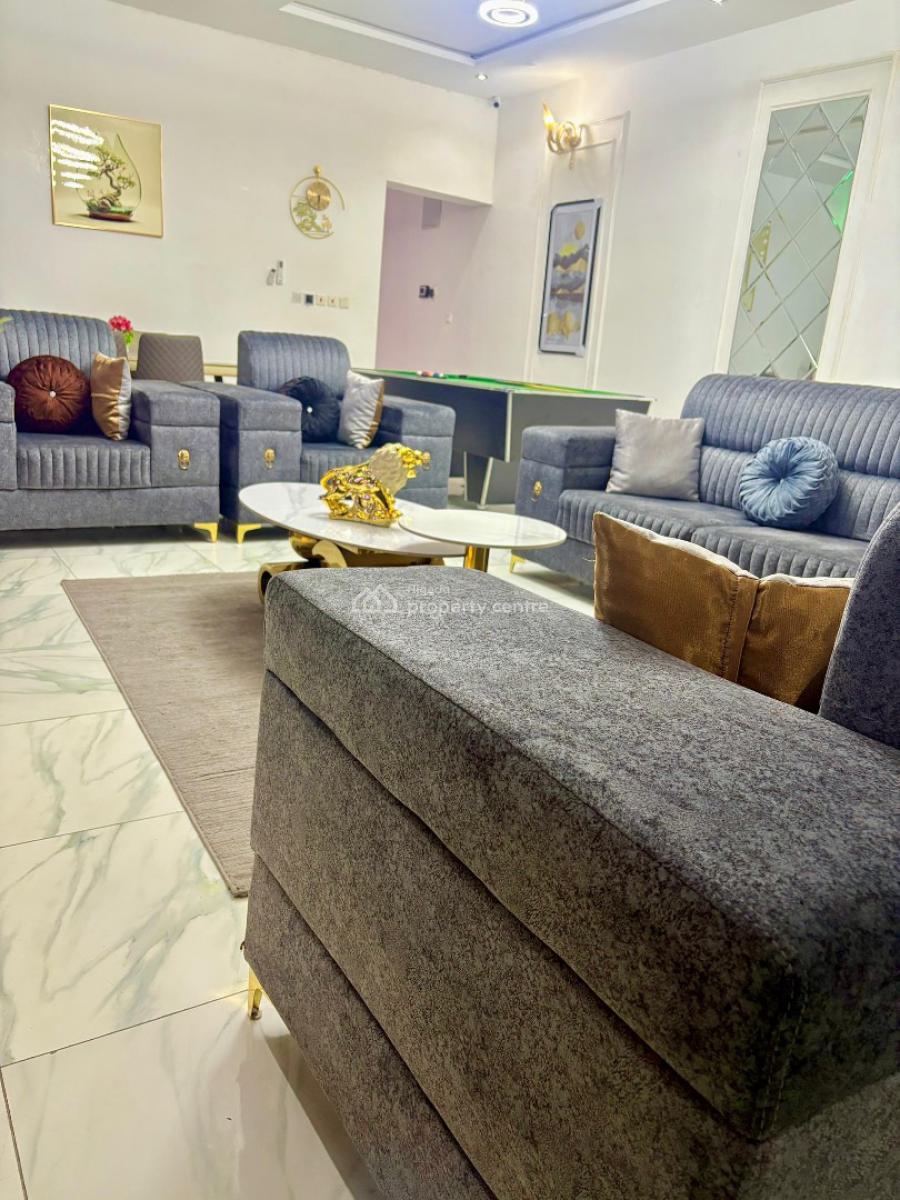 Luxury 4 Bedroom Self Compound with Pool Snooker  Bathtub, Lekki Phase 2, Lekki, Lagos, Flat / Apartment Short Let