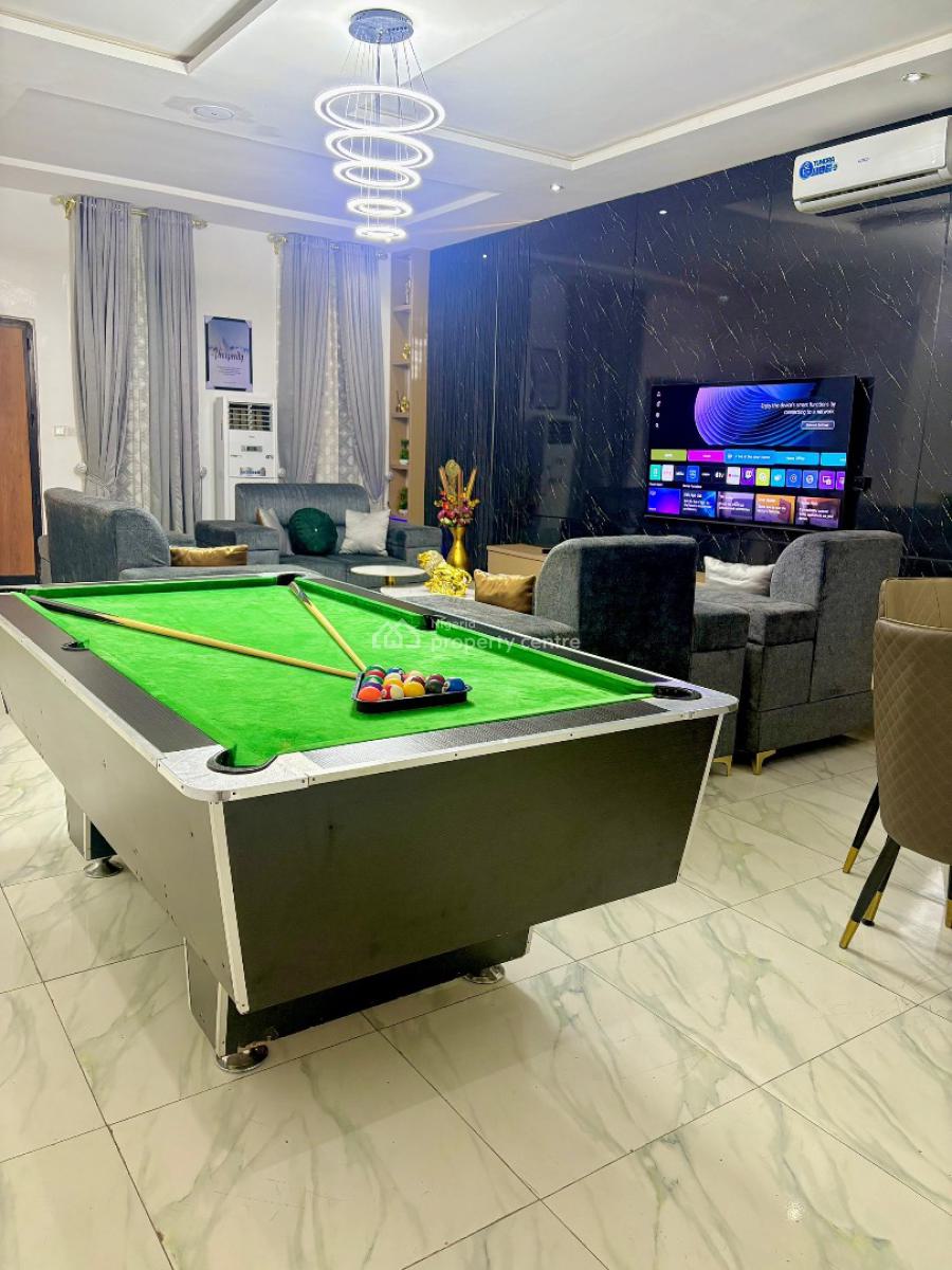 Luxury 4 Bedroom Self Compound with Pool Snooker  Bathtub, Lekki Phase 2, Lekki, Lagos, Flat / Apartment Short Let