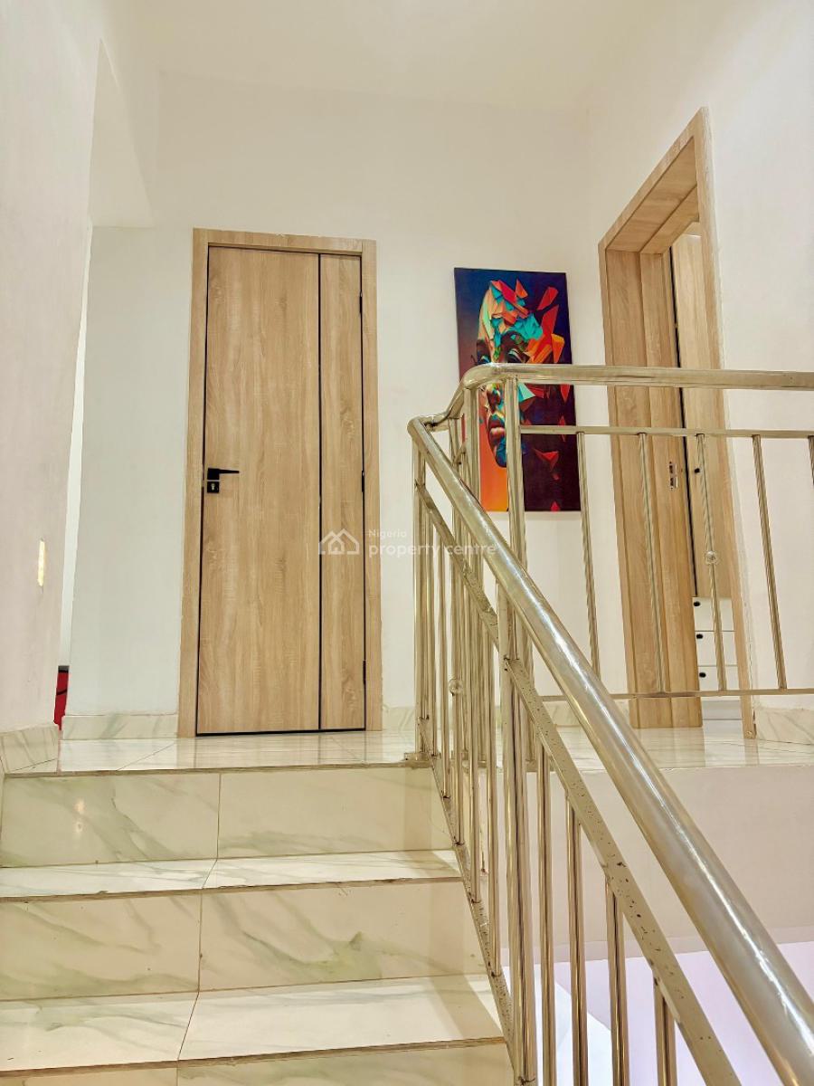 Luxury 4 Bedroom Self Compound with Pool Snooker  Bathtub, Lekki Phase 2, Lekki, Lagos, Flat / Apartment Short Let