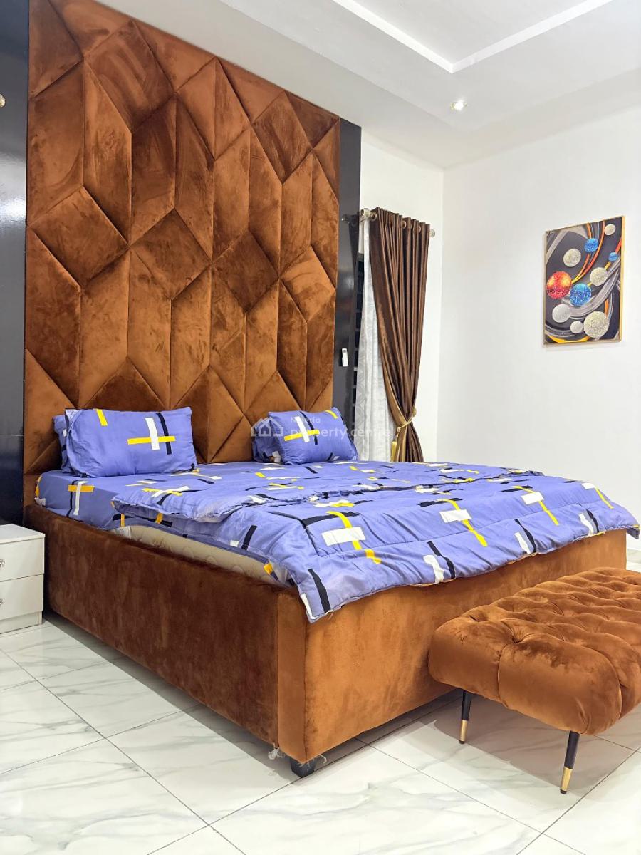 Luxury 4 Bedroom Self Compound with Pool Snooker  Bathtub, Lekki Phase 2, Lekki, Lagos, Flat / Apartment Short Let