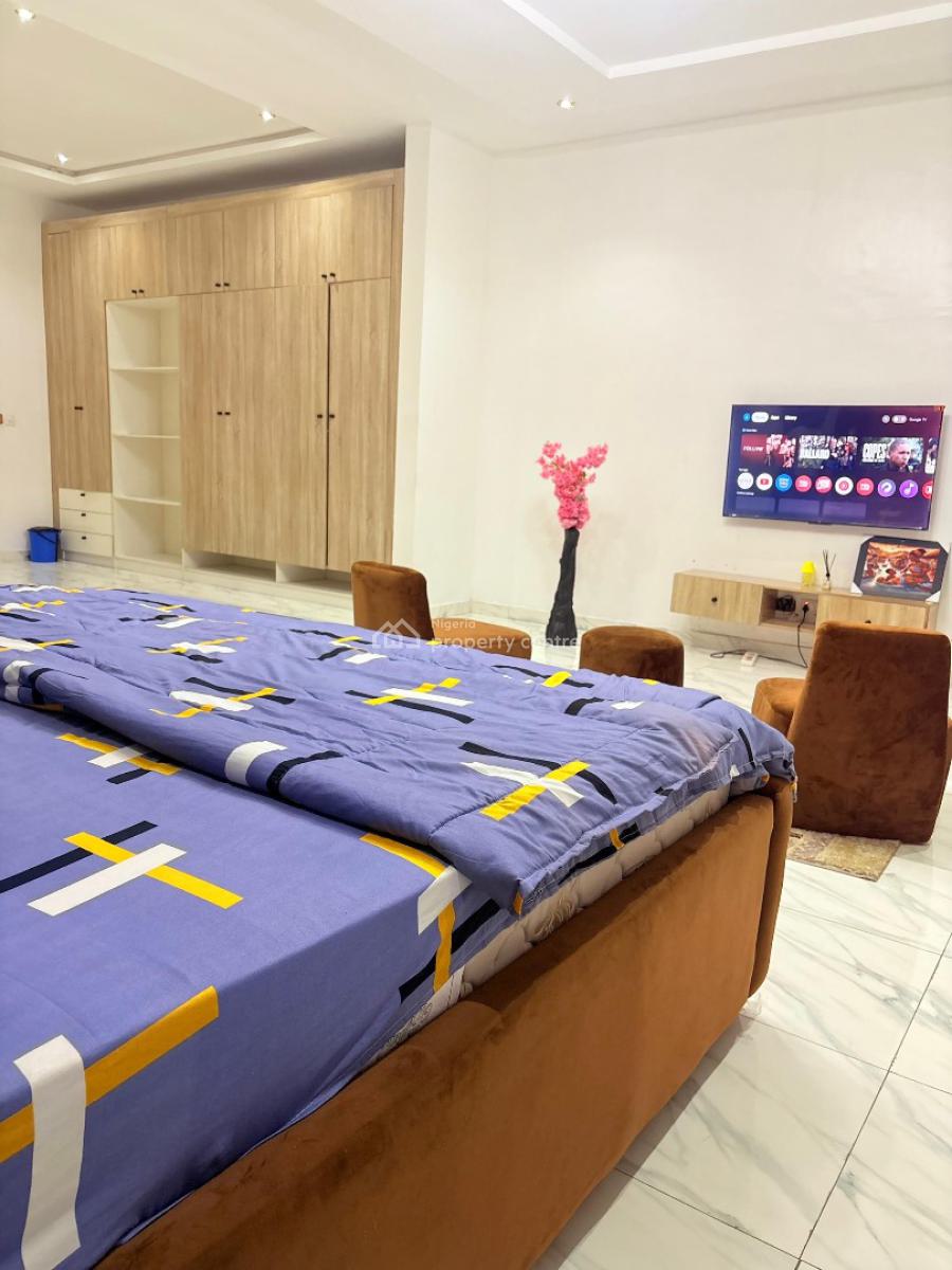 Luxury 4 Bedroom Self Compound with Pool Snooker  Bathtub, Lekki Phase 2, Lekki, Lagos, Flat / Apartment Short Let
