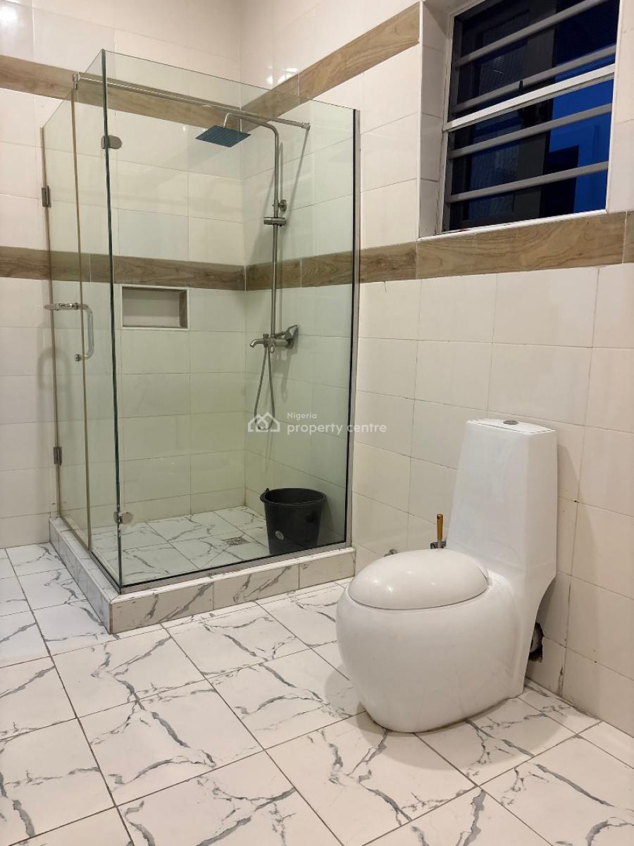 Luxury 4 Bedroom Self Compound with Pool Snooker  Bathtub, Lekki Phase 2, Lekki, Lagos, Flat / Apartment Short Let