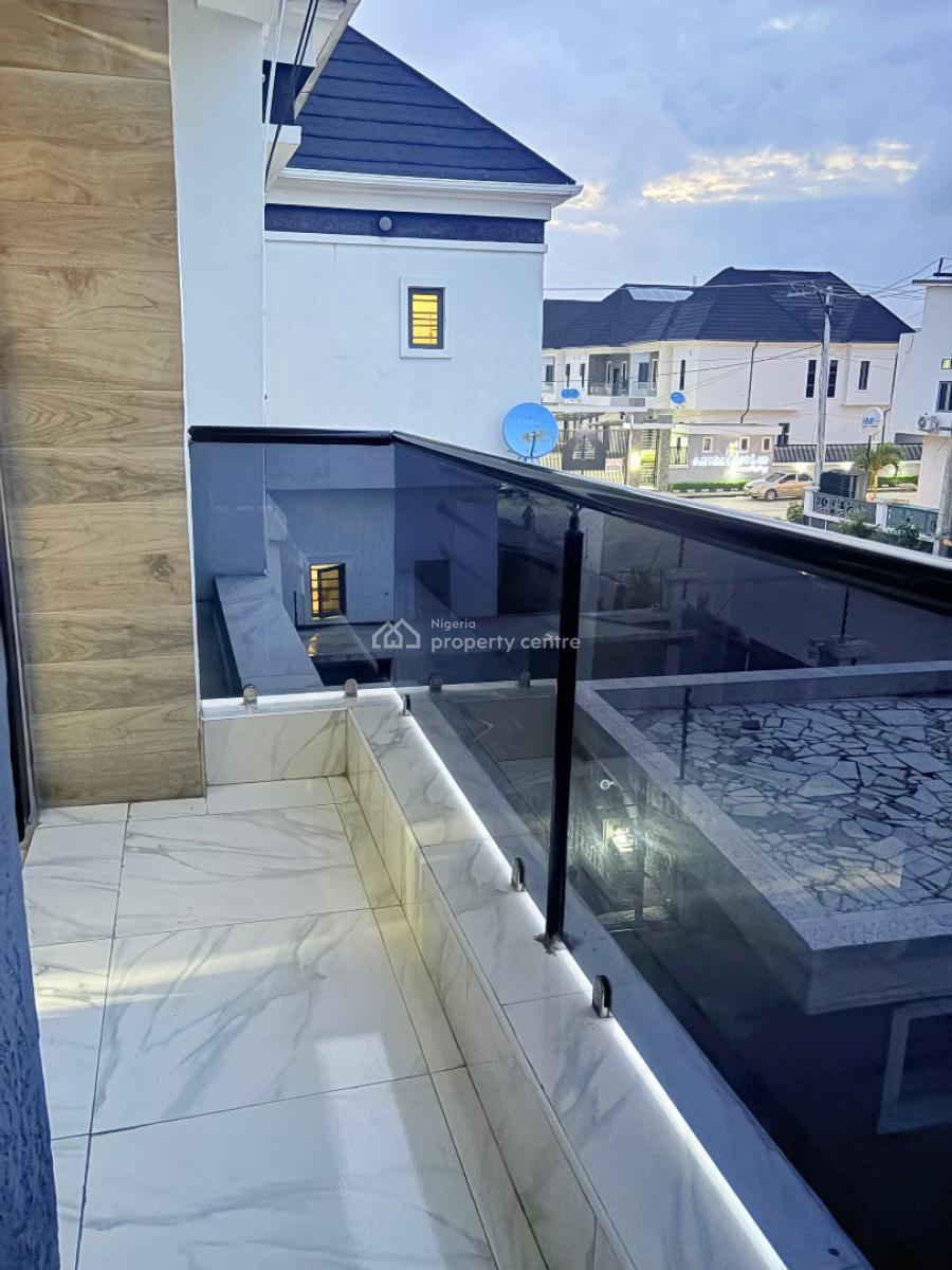 Luxury 4 Bedroom Self Compound with Pool Snooker  Bathtub, Lekki Phase 2, Lekki, Lagos, Flat / Apartment Short Let