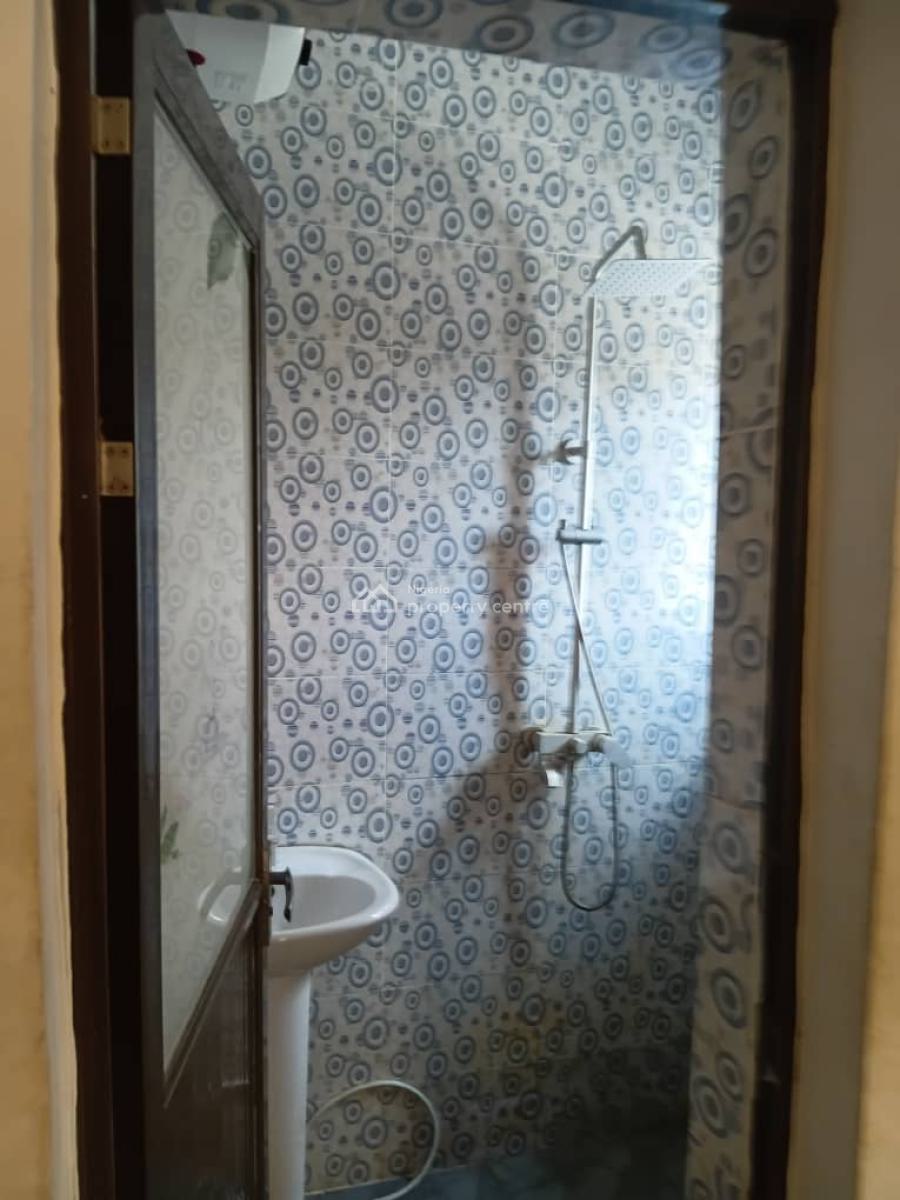 Massive 3 Bedroom Apartment, Ogombo, Ajah, Lagos, Flat / Apartment for Rent
