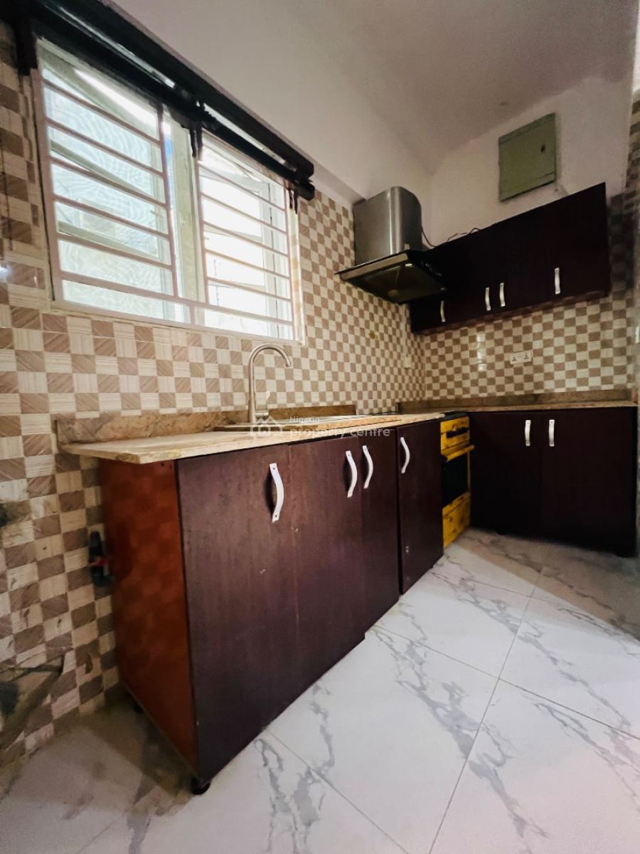 Standard 2 Bedroom Apartment in a Secured Neighborhood, Lekki Phase1, Lekki Phase 1, Lekki, Lagos, Flat / Apartment for Rent