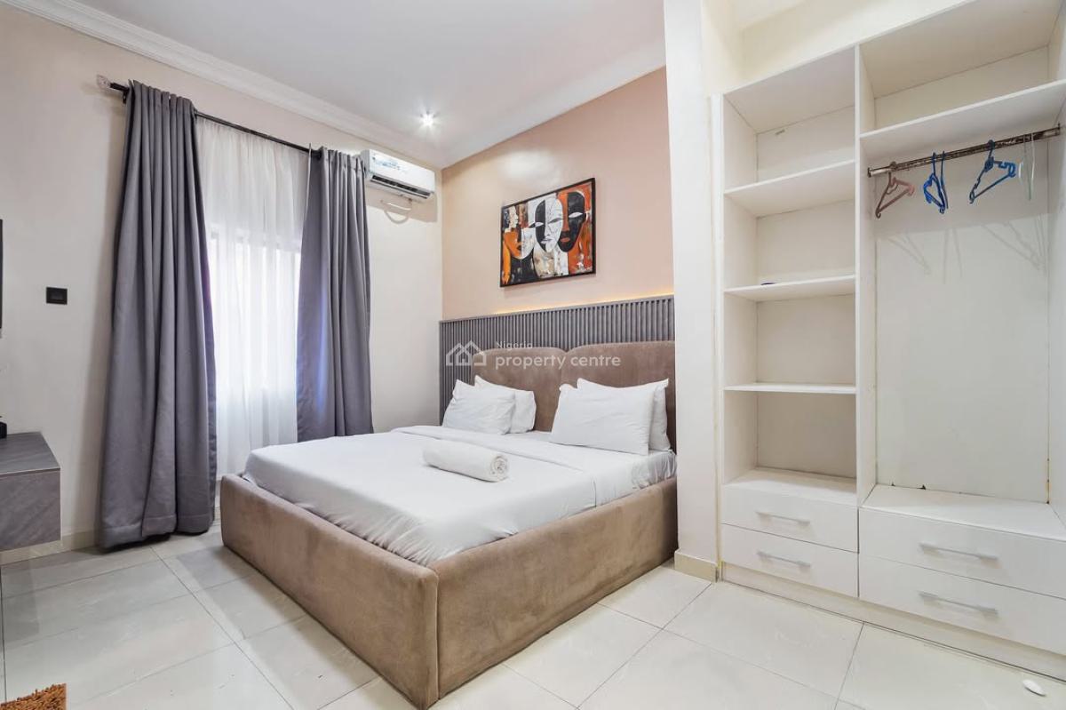Cathy 3 Bedrooms Apartment with Pool, Ps5 & Games, Lekki Phase 1, Lekki, Lagos, Flat / Apartment Short Let