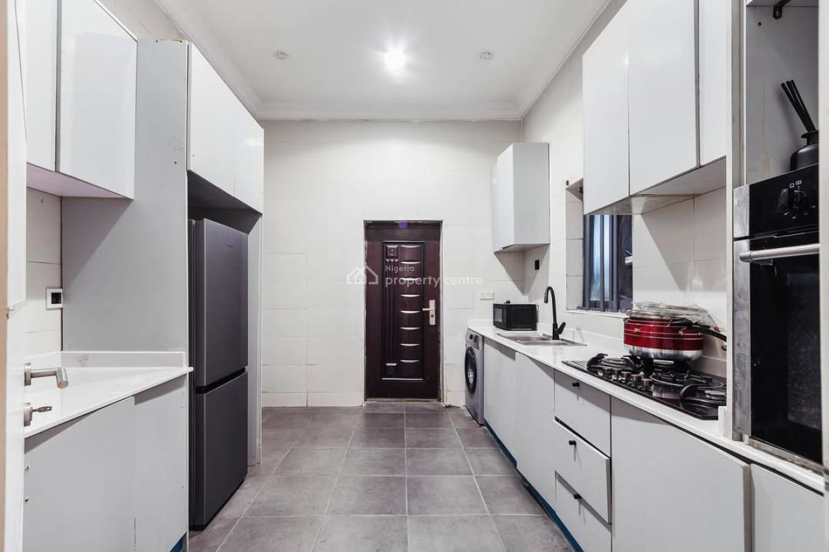 Cathy 3 Bedrooms Apartment with Pool, Ps5 & Games, Lekki Phase 1, Lekki, Lagos, Flat / Apartment Short Let