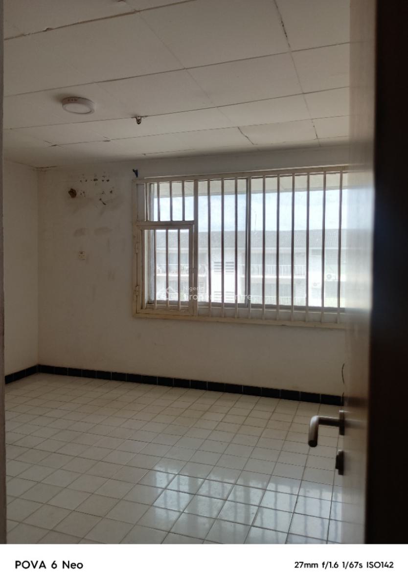 Large 3 Bedroom Apartment with Bq, Ikeja Gra, Ikeja, Lagos, Flat / Apartment for Rent