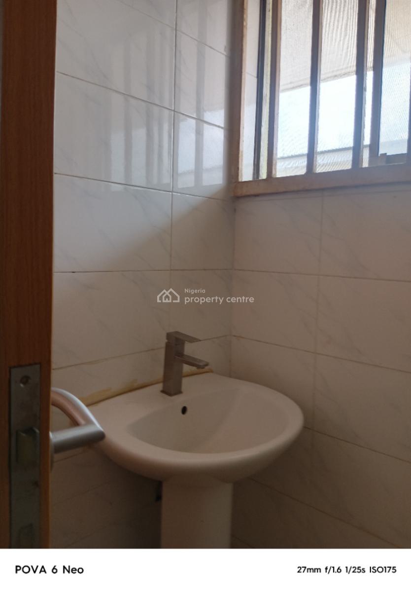Large 3 Bedroom Apartment with Bq, Ikeja Gra, Ikeja, Lagos, Flat / Apartment for Rent