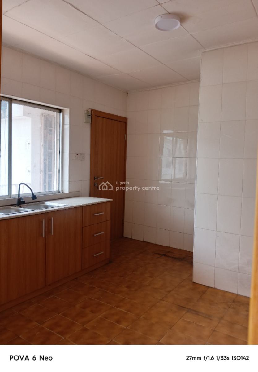 Large 3 Bedroom Apartment with Bq, Ikeja Gra, Ikeja, Lagos, Flat / Apartment for Rent