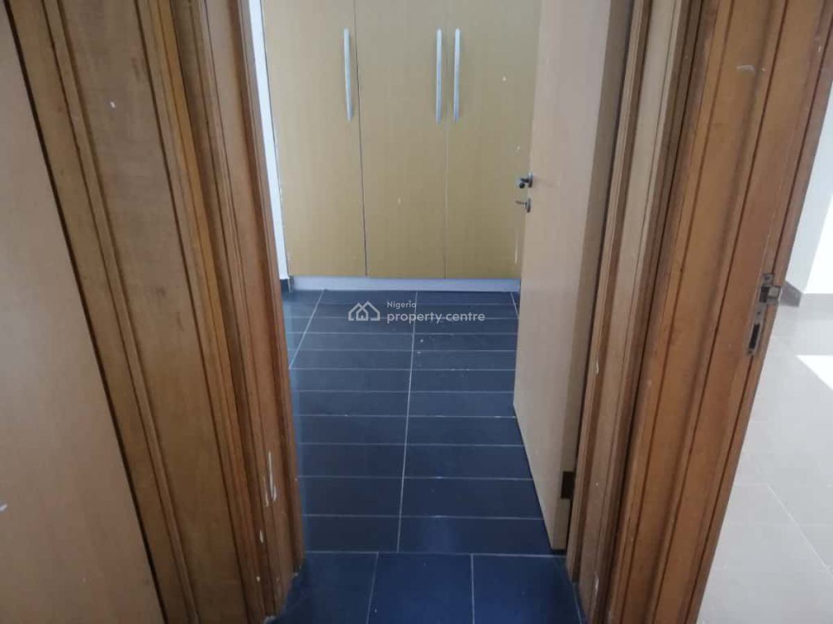 4 Bedrooms Terrace Duplex, Ikota Villa Estate, Ikota, Lekki, Lagos, Terraced Duplex for Rent