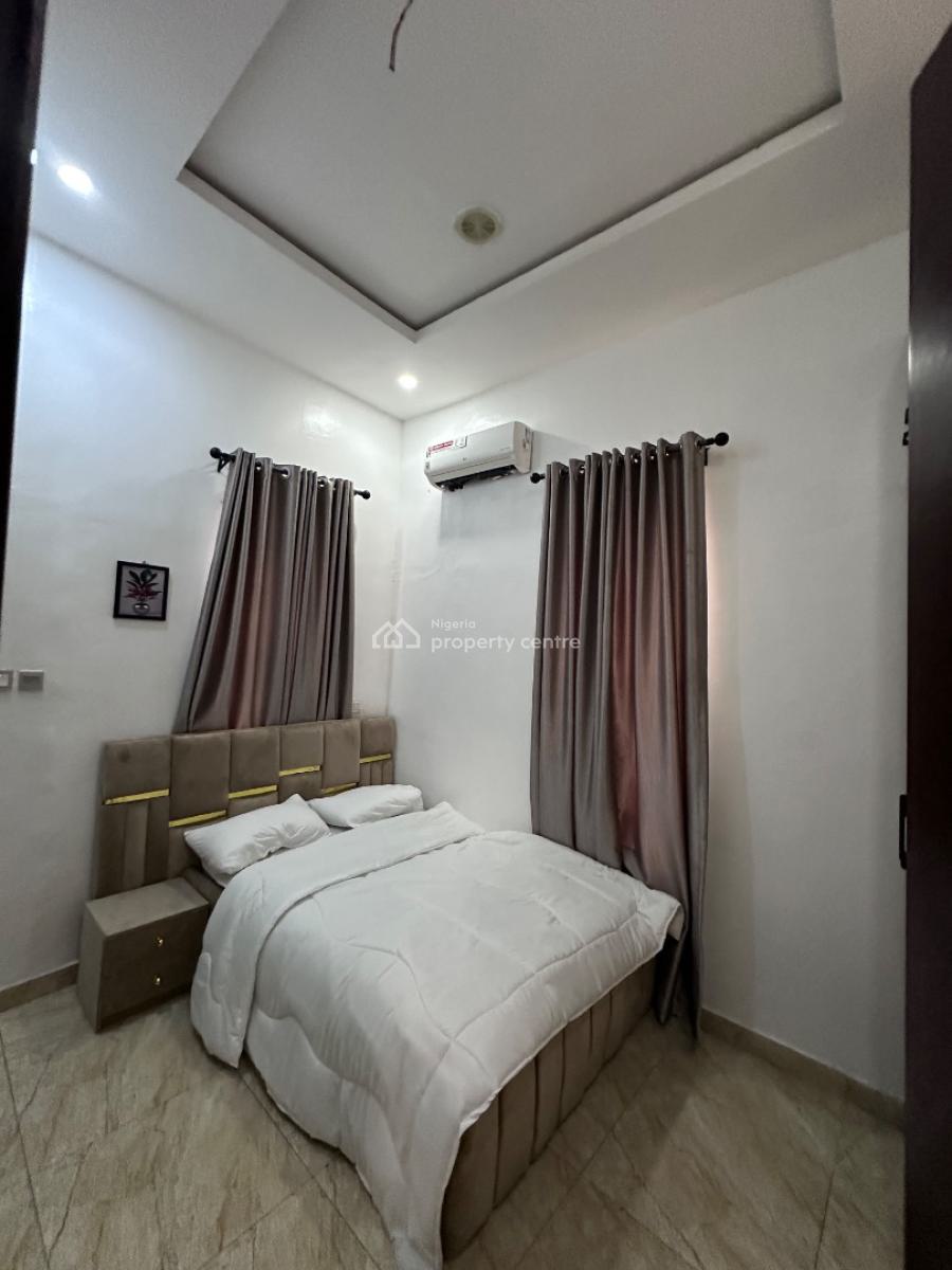 Luxury Spacious Room with a Parlour, Peninsula Garden Estate, Behind Blenco Supermarket, Sangotedo, Ajah, Lagos, Detached Duplex Short Let