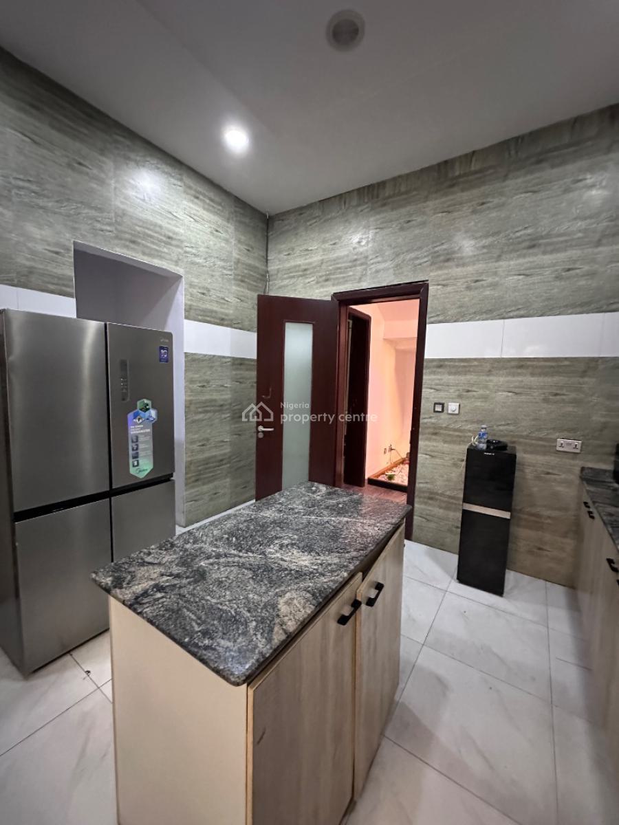 Luxury Spacious Room with a Parlour, Peninsula Garden Estate, Behind Blenco Supermarket, Sangotedo, Ajah, Lagos, Detached Duplex Short Let
