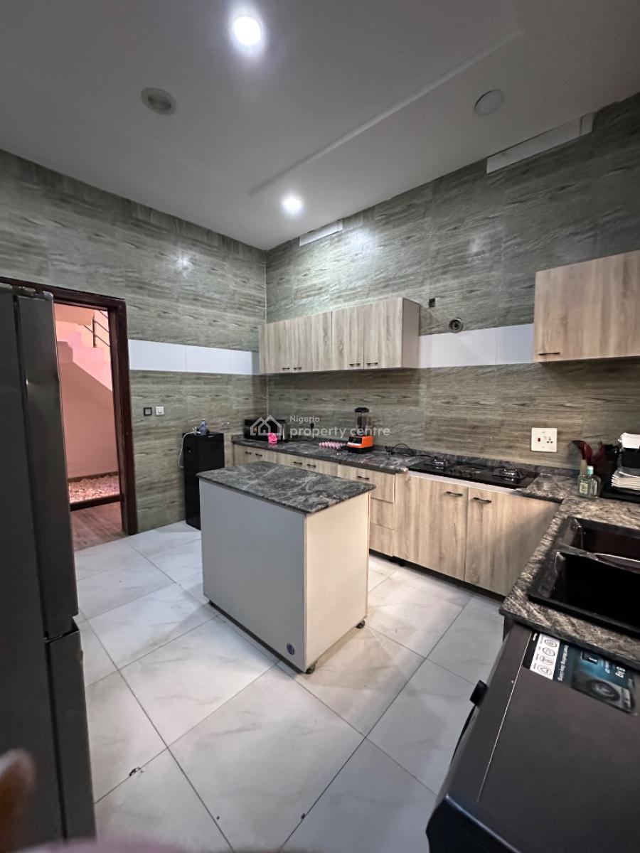 Luxury Spacious Room with a Parlour, Peninsula Garden Estate, Behind Blenco Supermarket, Sangotedo, Ajah, Lagos, Detached Duplex Short Let