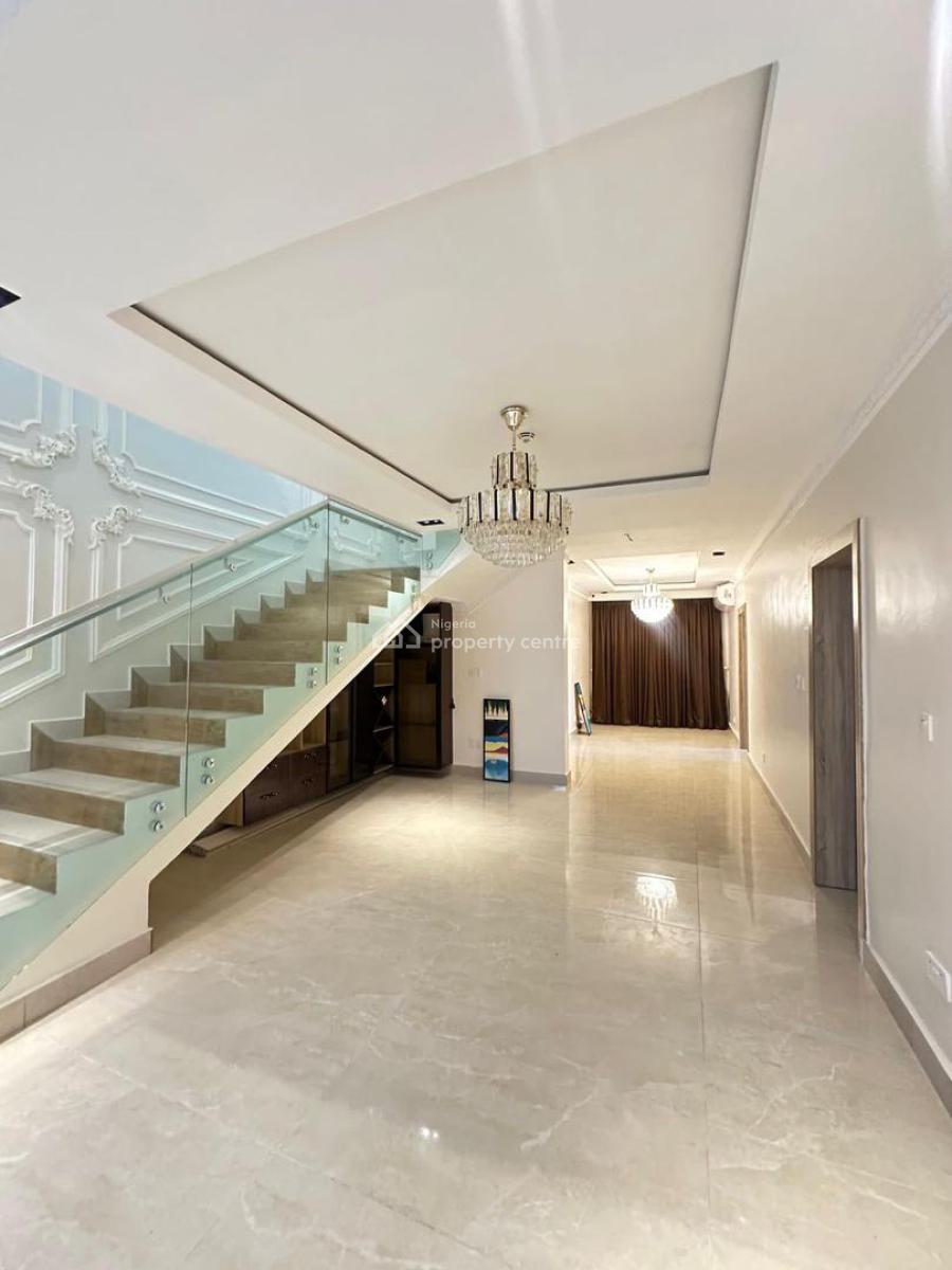 Luxurious 3 Bedroom Apartment in Secured Estate, Periwinkle Estate, Lekki Phase1*, Lekki Phase 1, Lekki, Lagos, Flat / Apartment for Sale