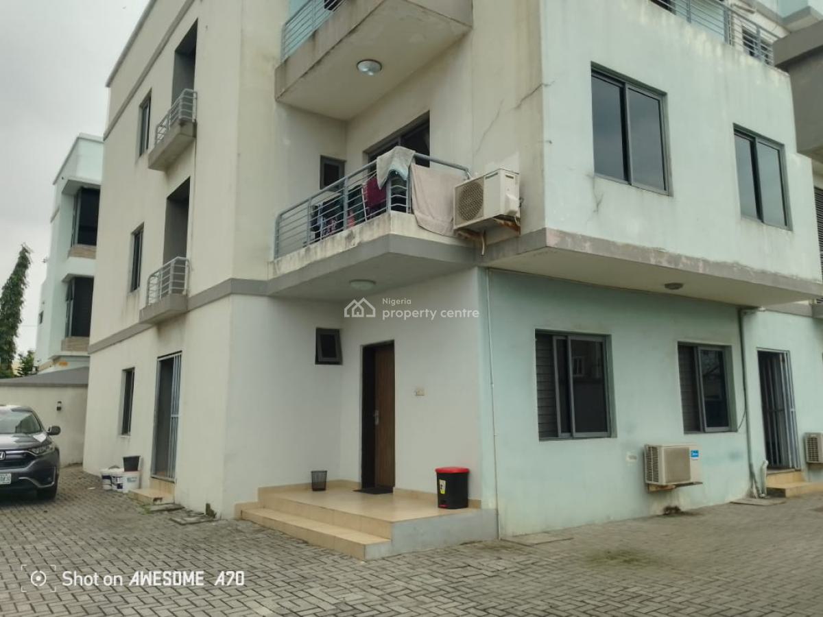 Spacious 3bedroom Flat with Bq Available in Lekki Phase 1, Lekki Phase 1, Lekki, Lagos, Flat / Apartment for Rent