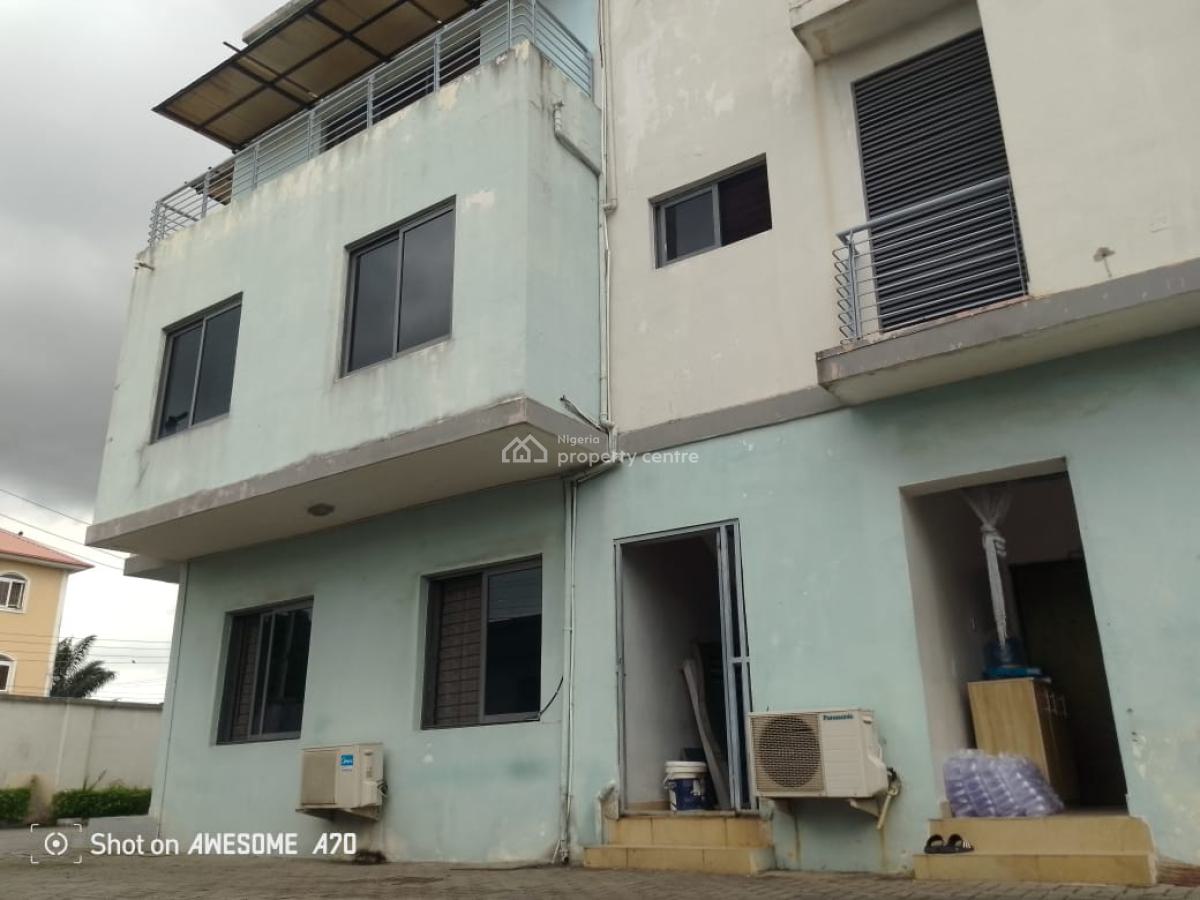 Spacious 3bedroom Flat with Bq Available in Lekki Phase 1, Lekki Phase 1, Lekki, Lagos, Flat / Apartment for Rent