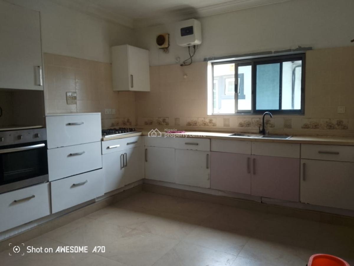 Spacious 3bedroom Flat with Bq Available in Lekki Phase 1, Lekki Phase 1, Lekki, Lagos, Flat / Apartment for Rent