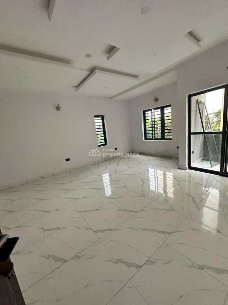 3bedroom Terraced Duplex with a Bq in Yaba  Price : 175m Tittle: C of, Yaba, Lagos, Terraced Duplex for Sale