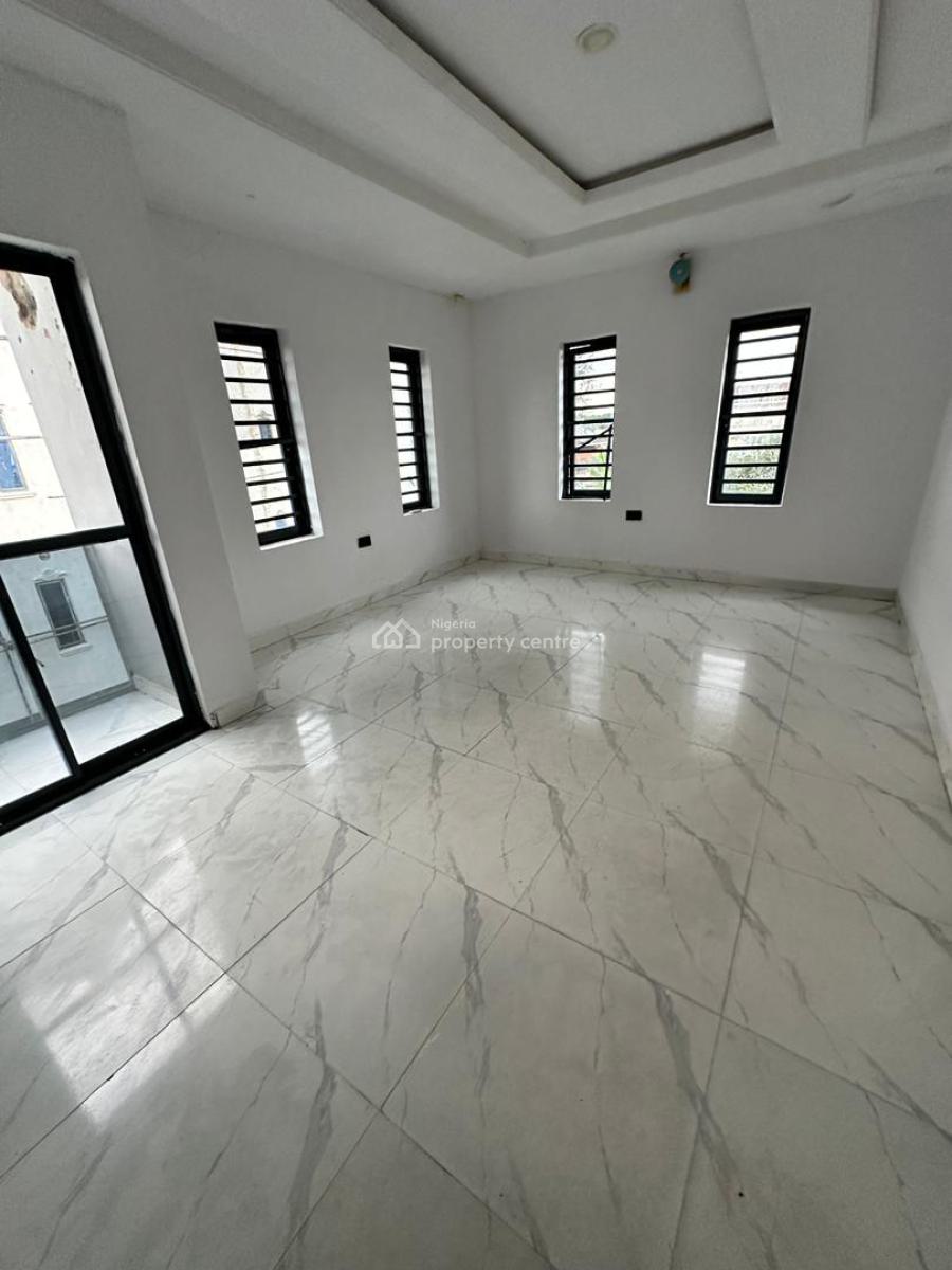 3bedroom Terraced Duplex with a Bq in Yaba  Price : 175m Tittle: C of, Yaba, Lagos, Terraced Duplex for Sale