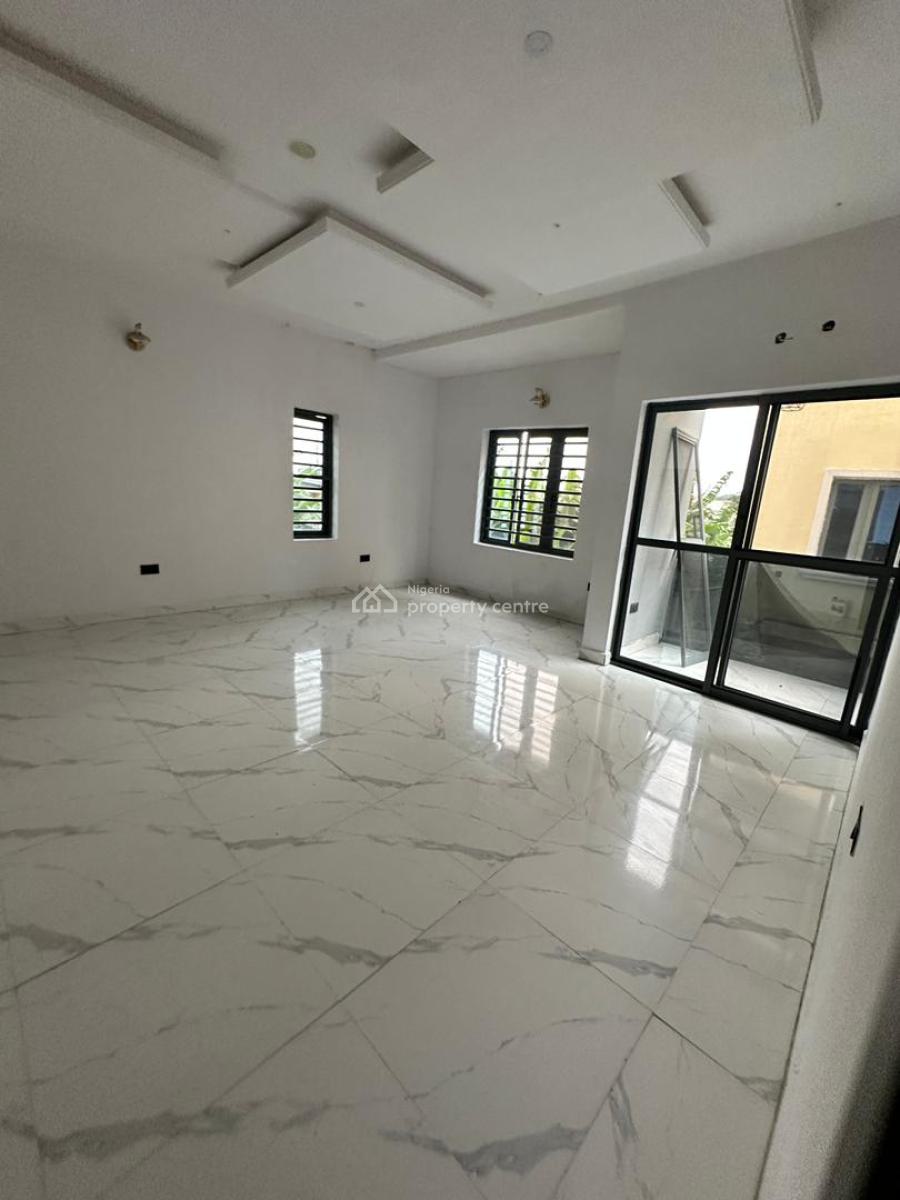 3bedroom Terraced Duplex with a Bq in Yaba  Price : 175m Tittle: C of, Yaba, Lagos, Terraced Duplex for Sale