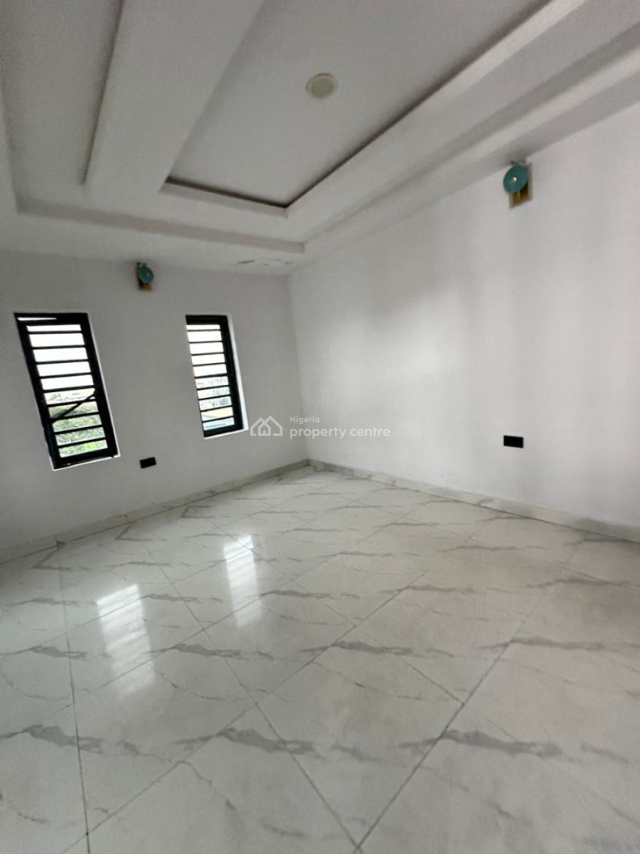 3bedroom Terraced Duplex with a Bq in Yaba  Price : 175m Tittle: C of, Yaba, Lagos, Terraced Duplex for Sale