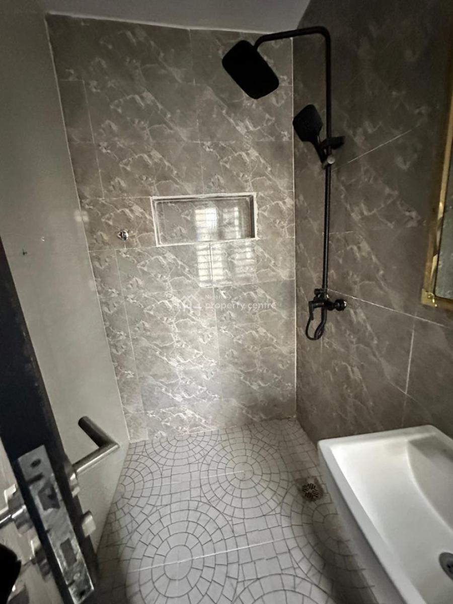 3bedroom Terraced Duplex with a Bq in Yaba  Price : 175m Tittle: C of, Yaba, Lagos, Terraced Duplex for Sale