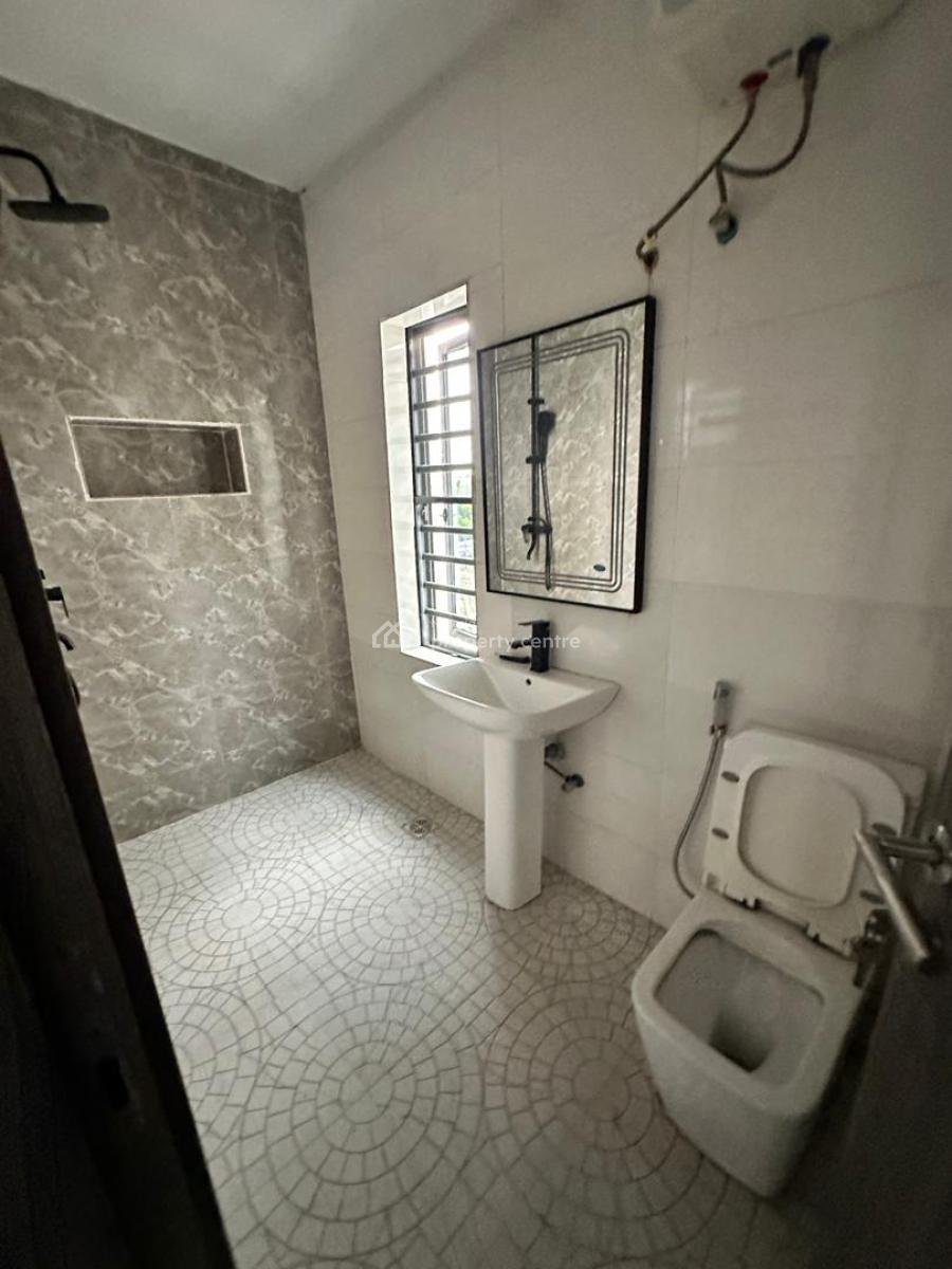 3bedroom Terraced Duplex with a Bq in Yaba  Price : 175m Tittle: C of, Yaba, Lagos, Terraced Duplex for Sale